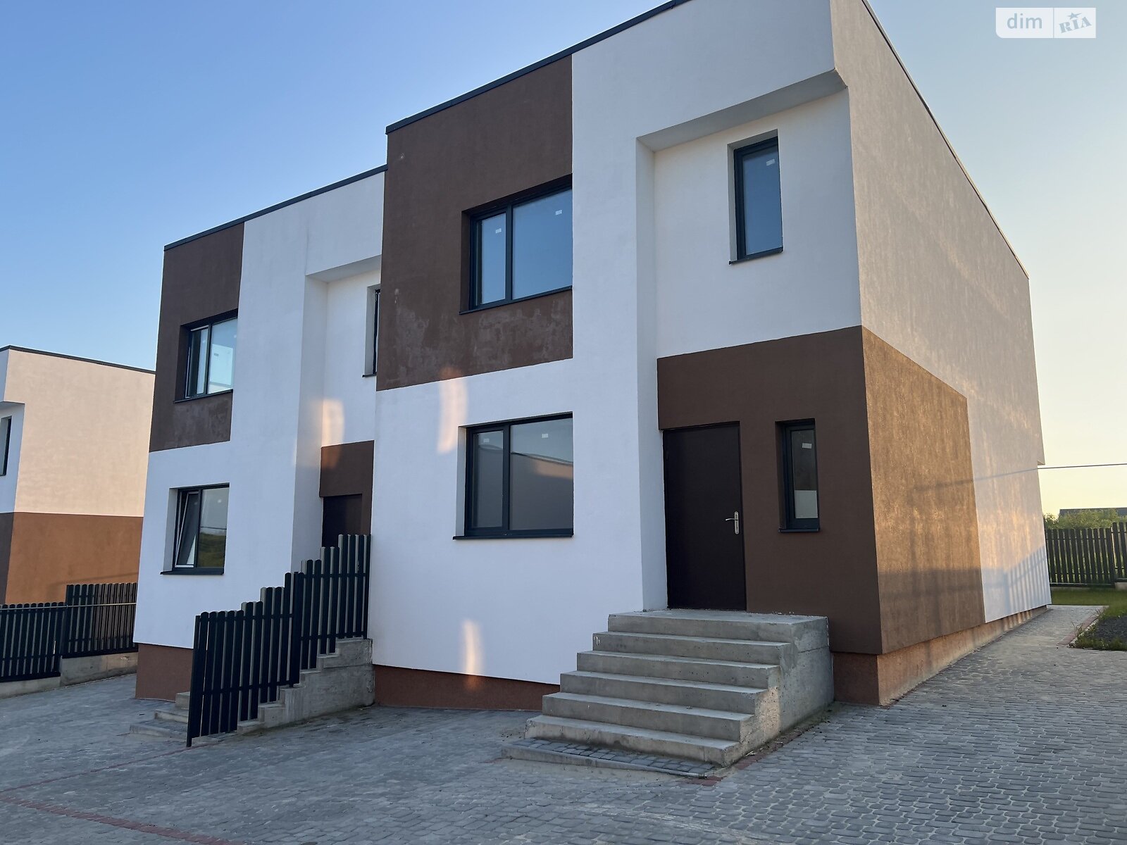 двоповерховий дуплекс, 122 кв. м, цегла. Продаж у Солонці фото 1 двоповерховий дуплекс, 122 кв. м, цегла. Продаж у Солонці фото 1