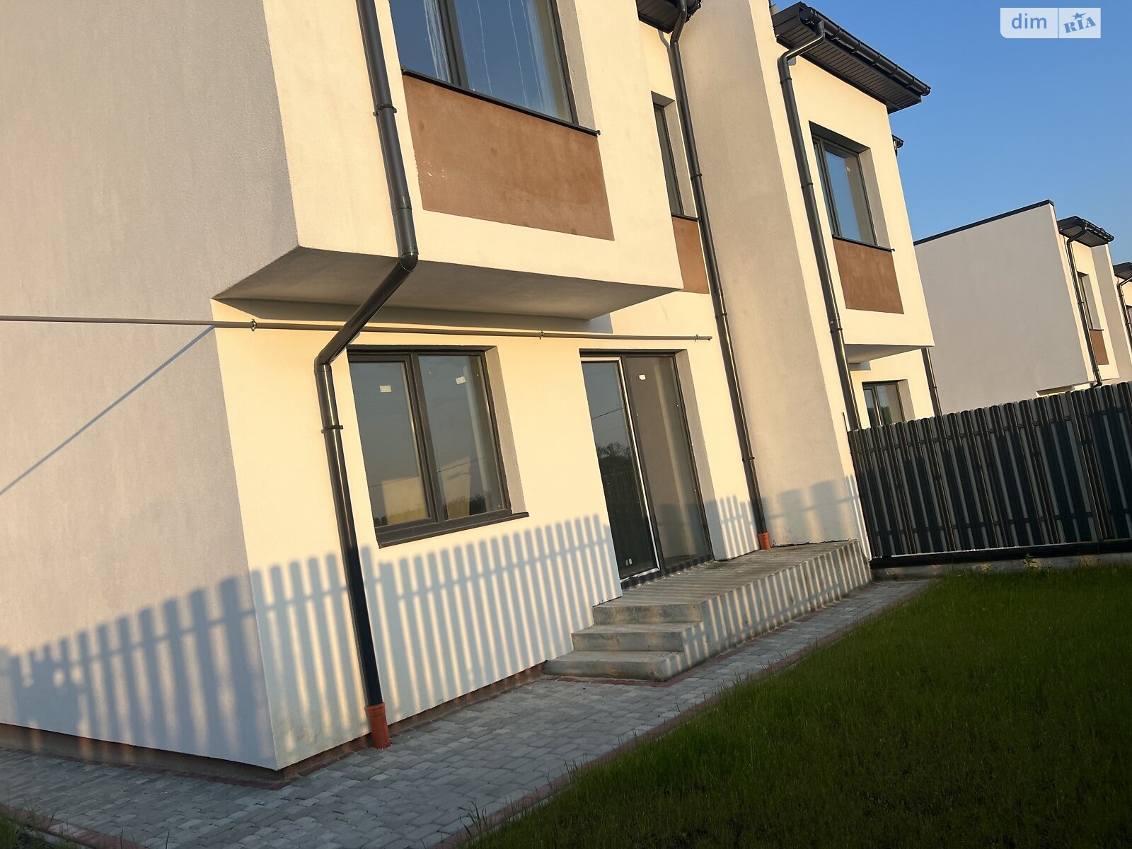 двоповерховий дуплекс, 122 кв. м, цегла. Продаж у Солонці фото 1 двоповерховий дуплекс, 122 кв. м, цегла. Продаж у Солонці фото 1