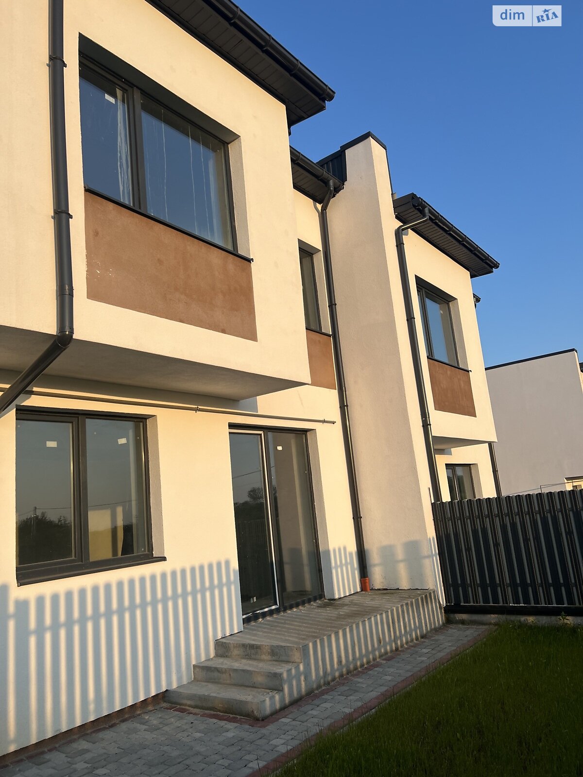 двоповерховий дуплекс, 122 кв. м, цегла. Продаж у Солонці фото 1 двоповерховий дуплекс, 122 кв. м, цегла. Продаж у Солонці фото 1