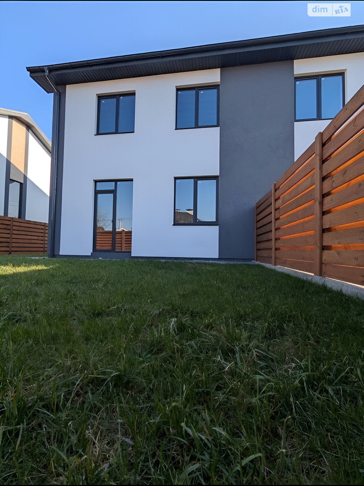 двоповерховий дуплекс, 110 кв. м, піноблок. Продаж у Стоянці фото 1 двоповерховий дуплекс, 110 кв. м, піноблок. Продаж у Стоянці фото 1