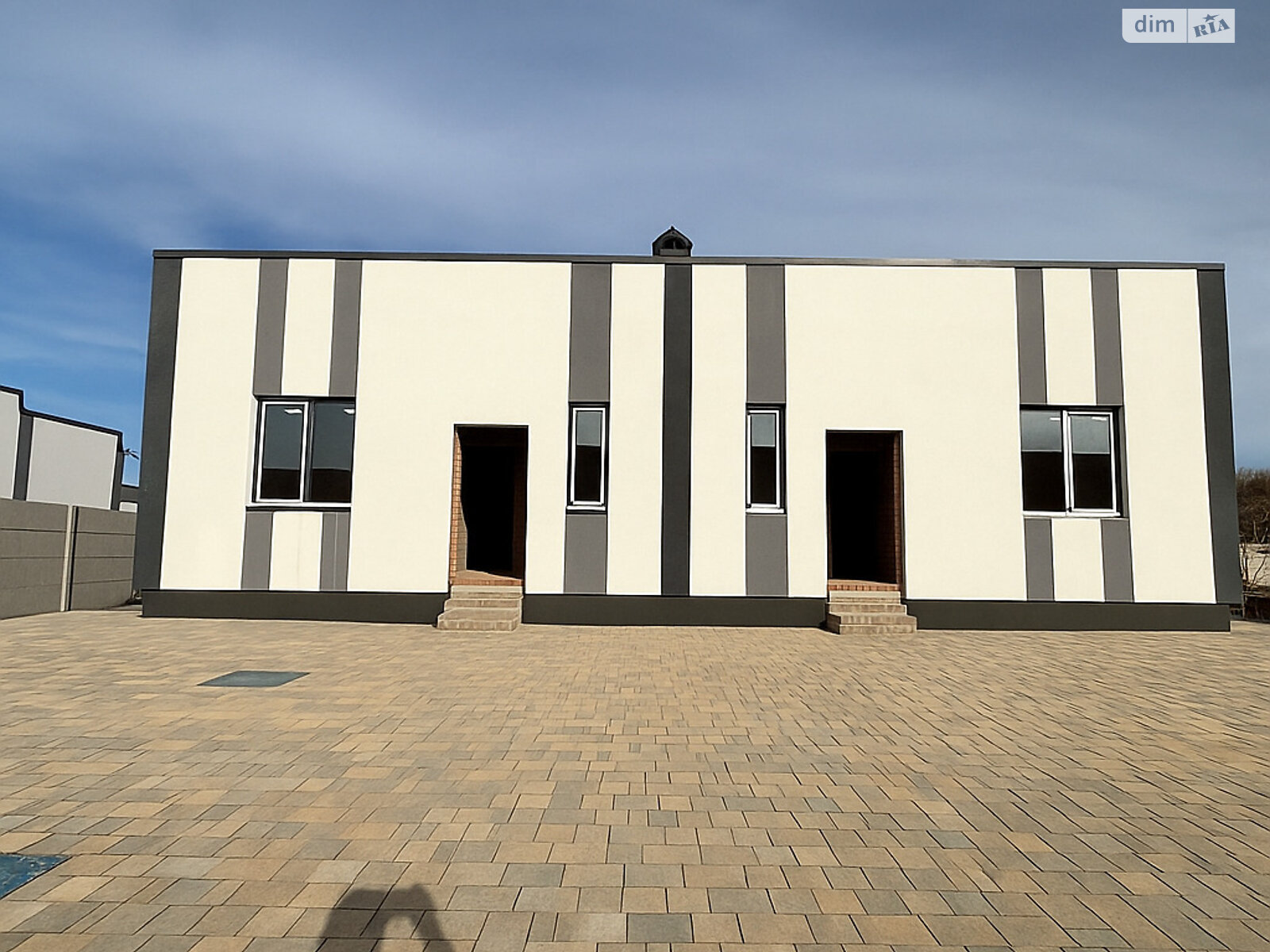 одноэтажный дуплекс, 80 кв. м, кирпич. Продажа в Стрижавке фото 1