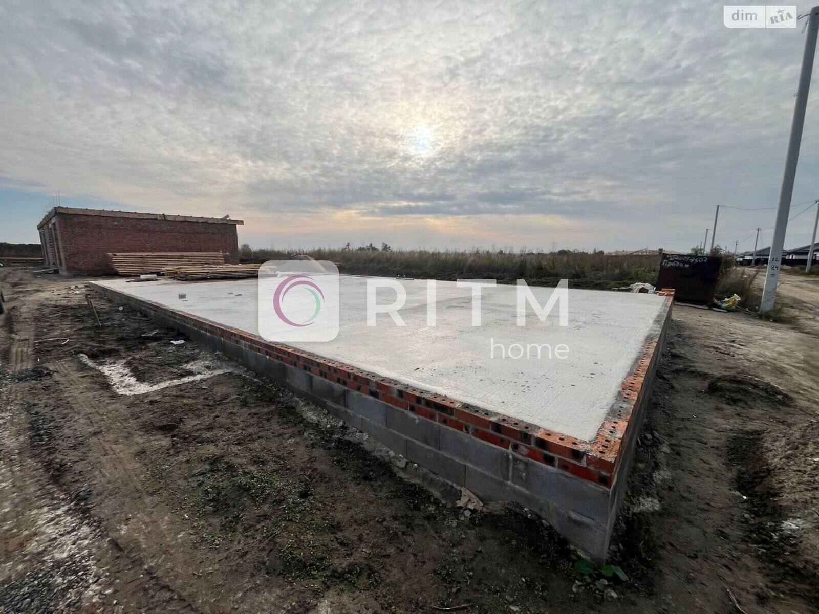 одноэтажный дуплекс, 60.83 кв. м, кирпич. Продажа в Струмовке фото 1