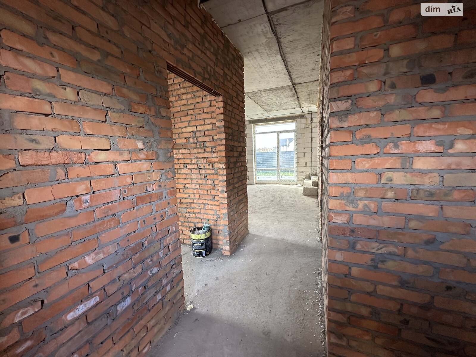 двухэтажный дуплекс, 105 кв. м, кирпич. Продажа в Святопетровское фото 1