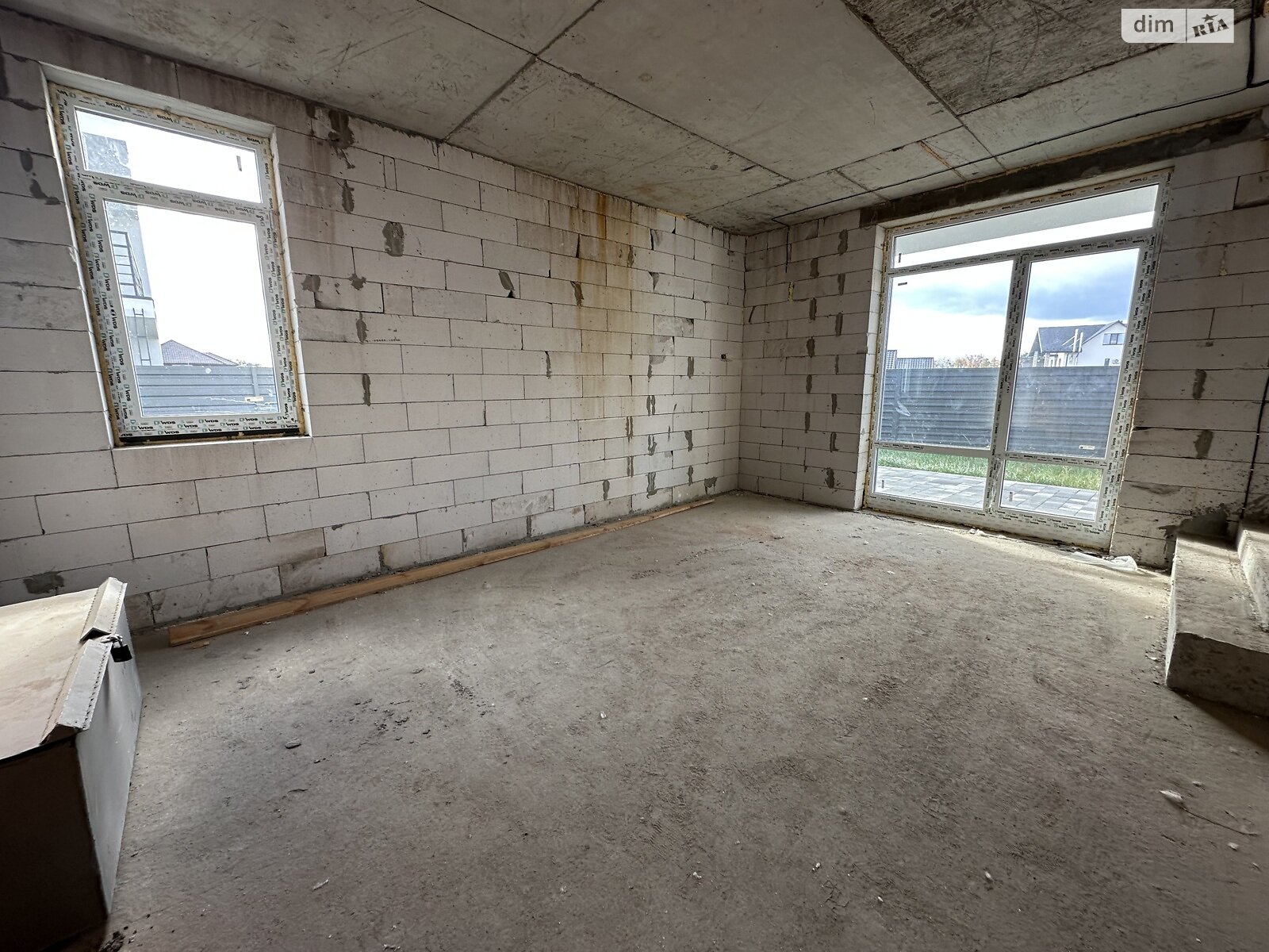 двухэтажный дуплекс, 105 кв. м, кирпич. Продажа в Святопетровское фото 1