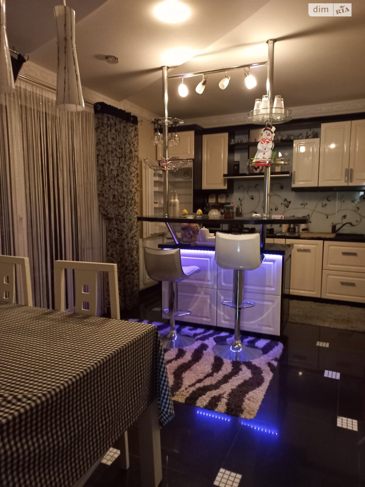 двухэтажный дуплекс, 205 кв. м, кирпич. Продажа в Тернополе район Гаи фото 1 двухэтажный дуплекс, 205 кв. м, кирпич. Продажа в Тернополе район Гаи фото 1