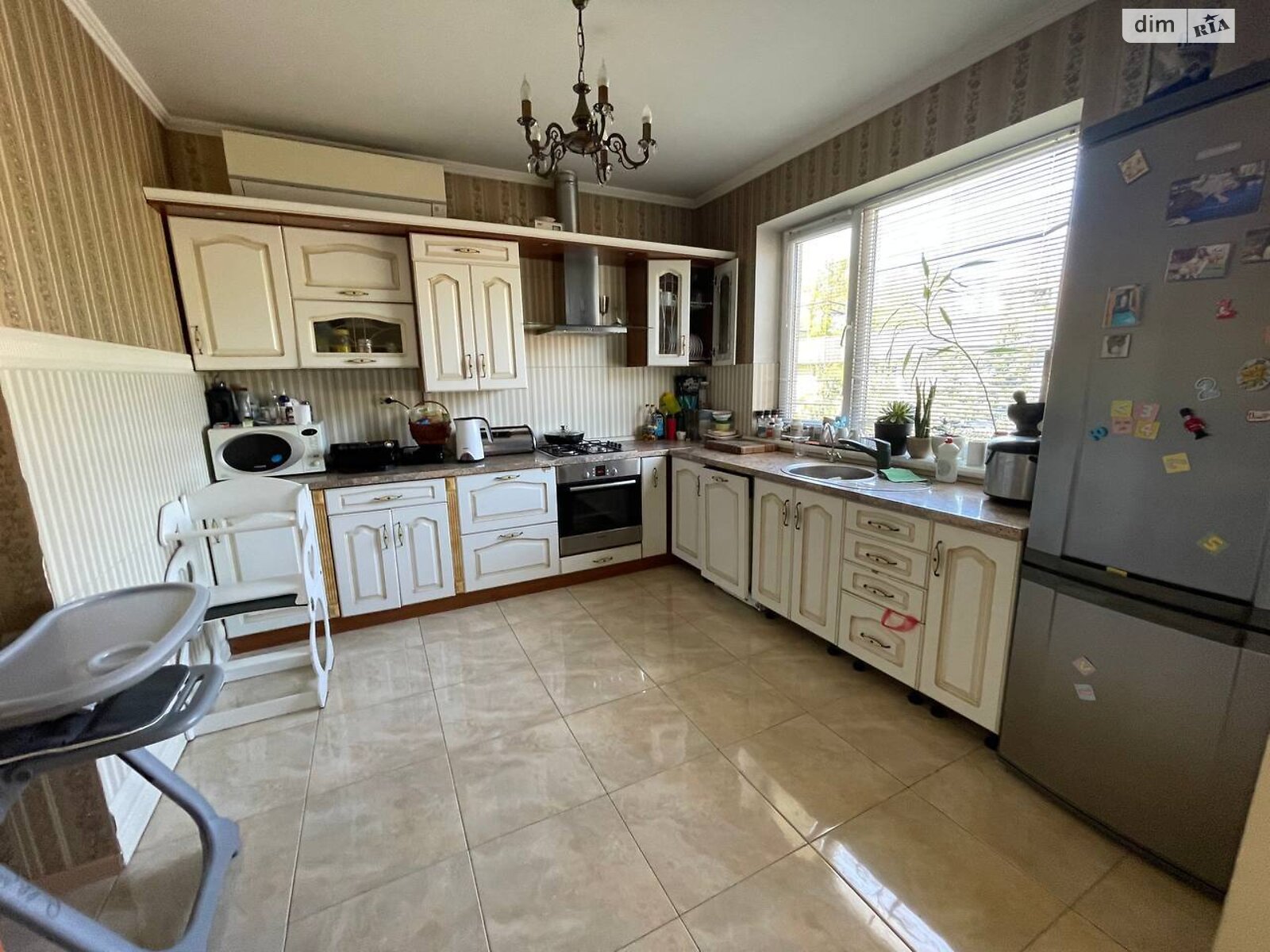 трехэтажный дуплекс, 279.8 кв. м, кирпич. Продажа в Тернополе район Центр фото 1 трехэтажный дуплекс, 279.8 кв. м, кирпич. Продажа в Тернополе район Центр фото 1