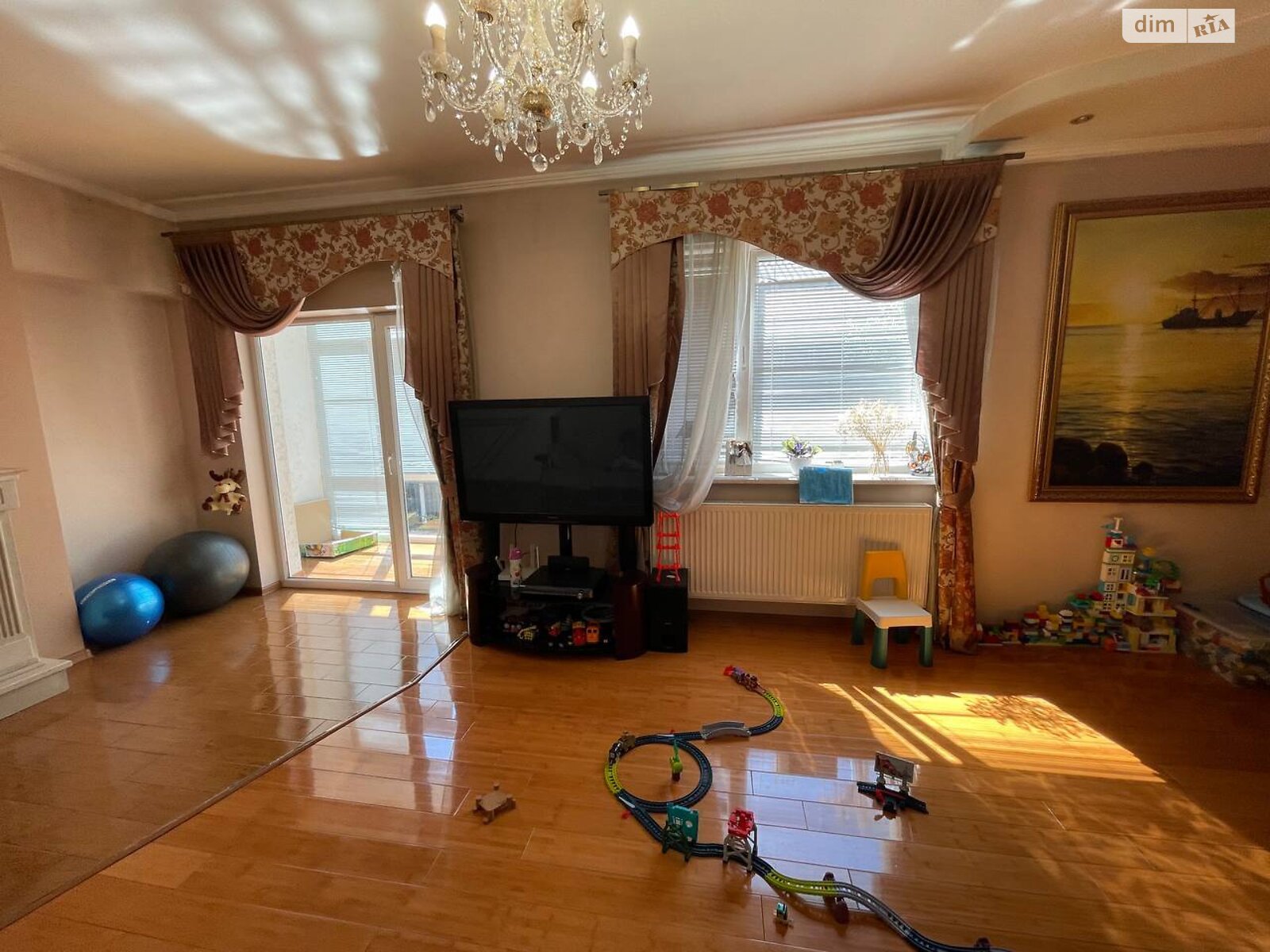 трехэтажный дуплекс, 279.8 кв. м, кирпич. Продажа в Тернополе район Центр фото 1 трехэтажный дуплекс, 279.8 кв. м, кирпич. Продажа в Тернополе район Центр фото 1