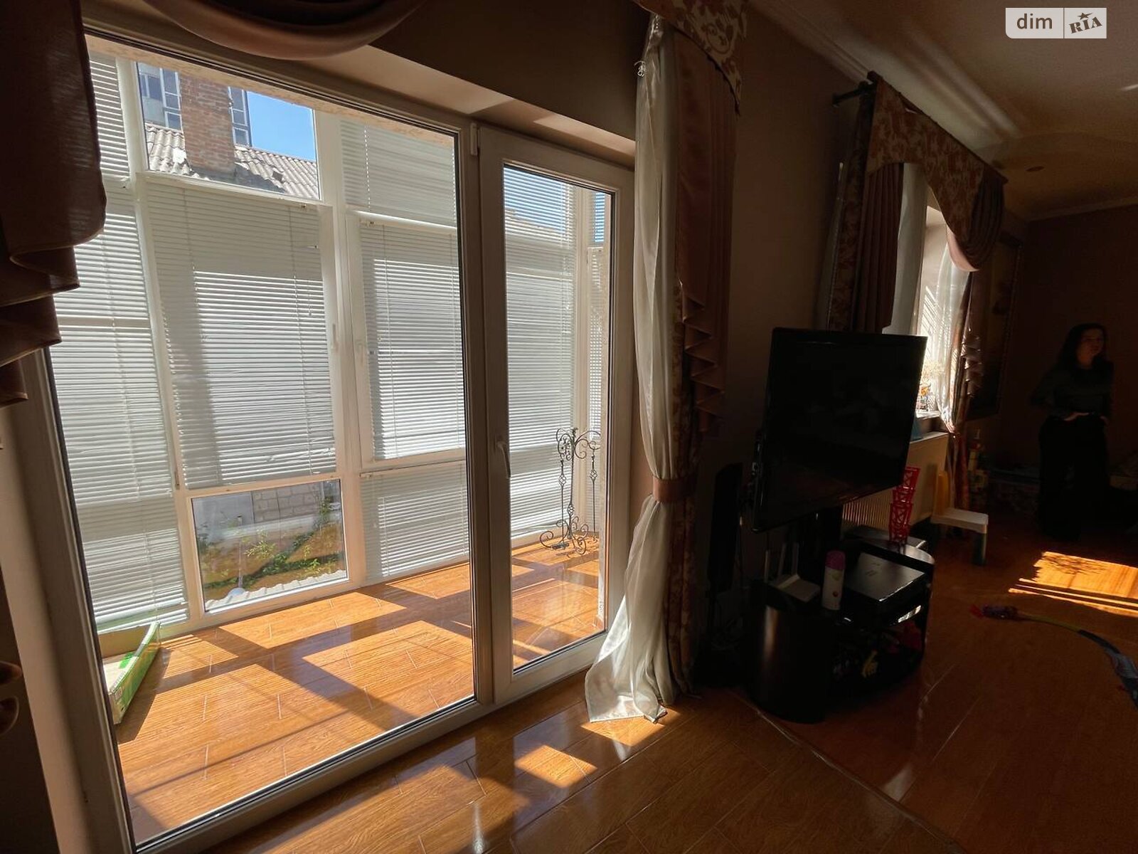 трехэтажный дуплекс, 279.8 кв. м, кирпич. Продажа в Тернополе район Центр фото 1 трехэтажный дуплекс, 279.8 кв. м, кирпич. Продажа в Тернополе район Центр фото 1