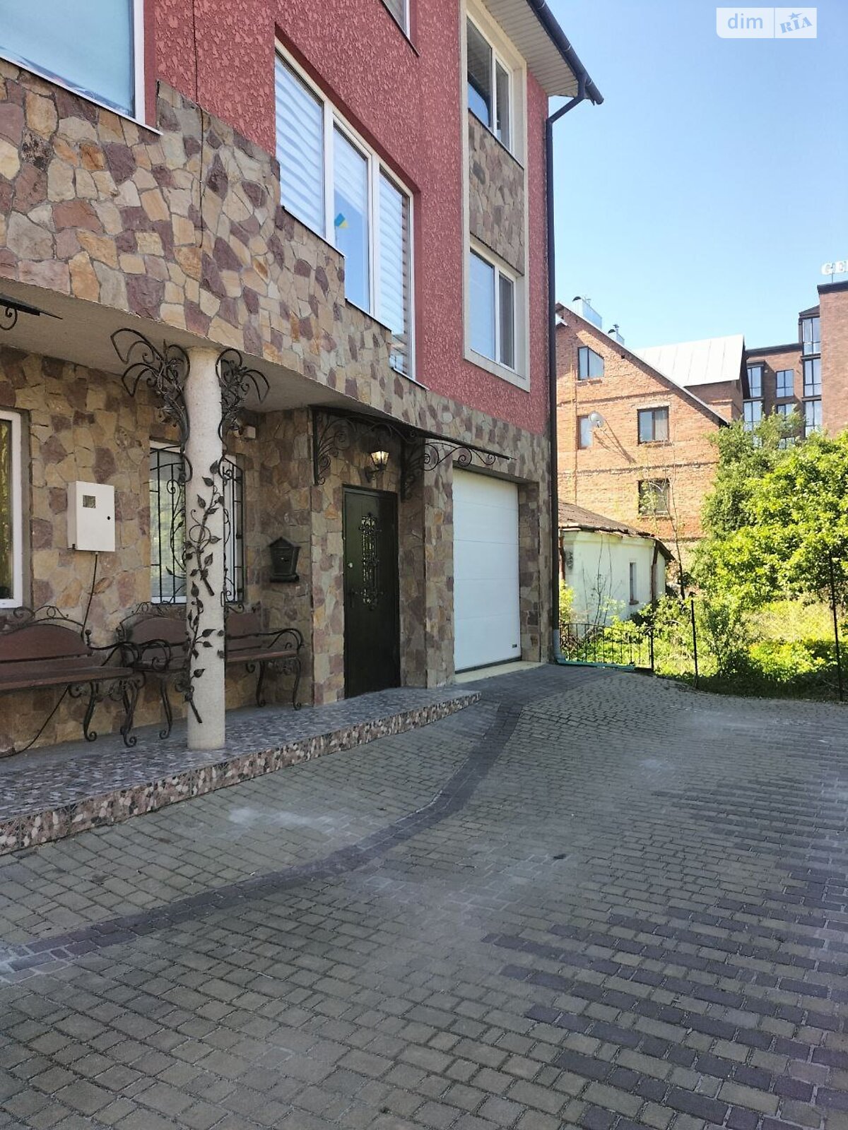 трехэтажный дуплекс, 279.8 кв. м, кирпич. Продажа в Тернополе район Центр фото 1 трехэтажный дуплекс, 279.8 кв. м, кирпич. Продажа в Тернополе район Центр фото 1