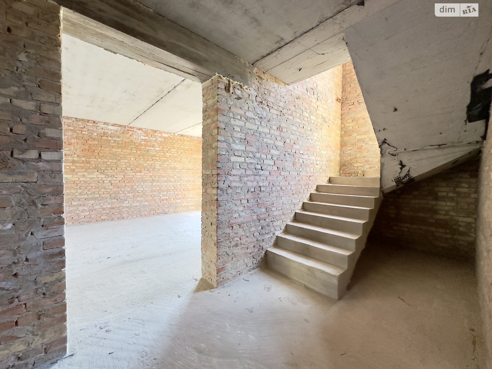 двоповерховий дуплекс, 130 кв. м, цегла. Продаж у Тинном фото 1