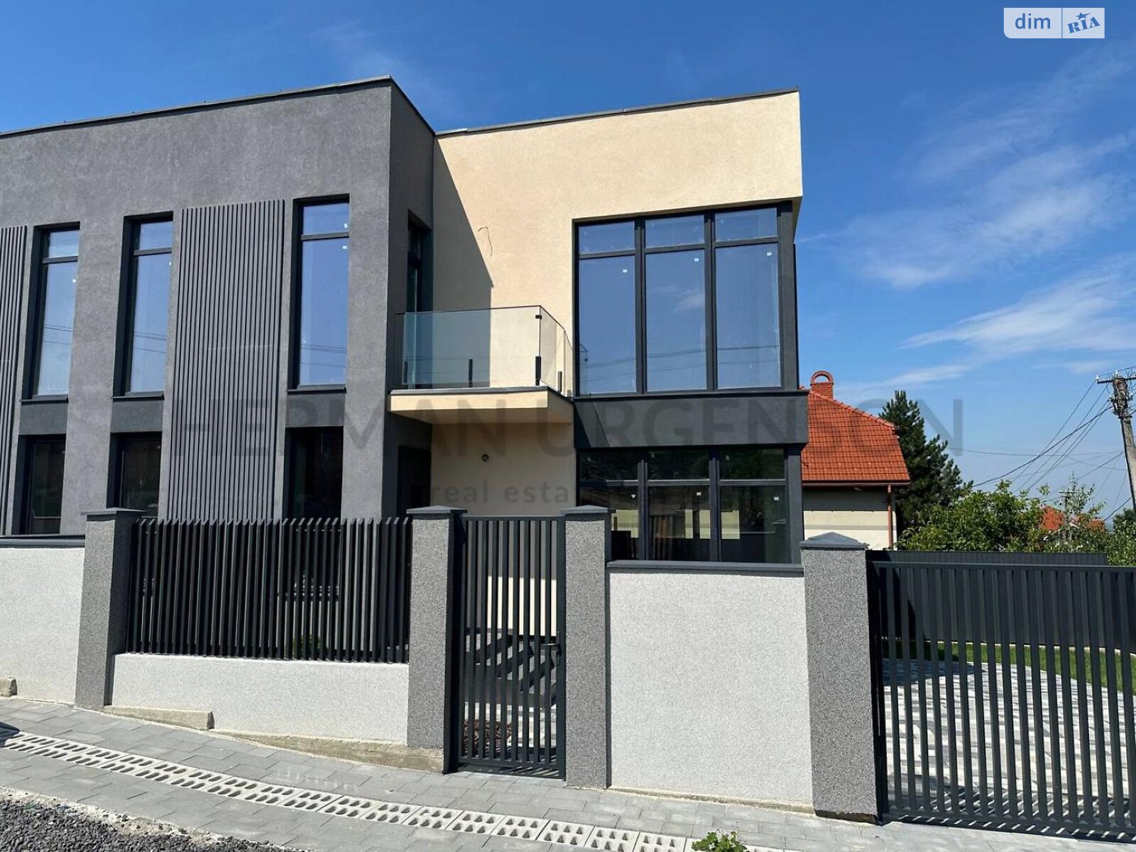 двоповерховий дуплекс, 164 кв. м, цегла. Продаж в Ужгороді, район БАМ фото 1 двоповерховий дуплекс, 164 кв. м, цегла. Продаж в Ужгороді, район БАМ фото 1