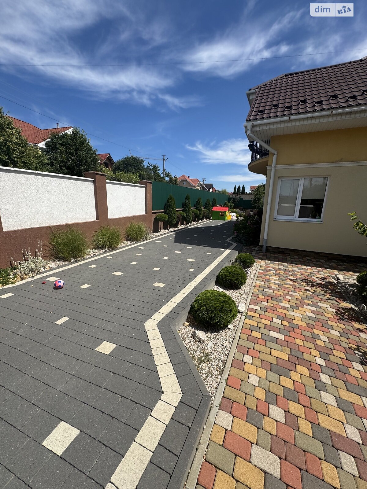 двоповерховий дуплекс, 156 кв. м, цегла. Продаж в Ужгороді, район БАМ фото 1 двоповерховий дуплекс, 156 кв. м, цегла. Продаж в Ужгороді, район БАМ фото 1