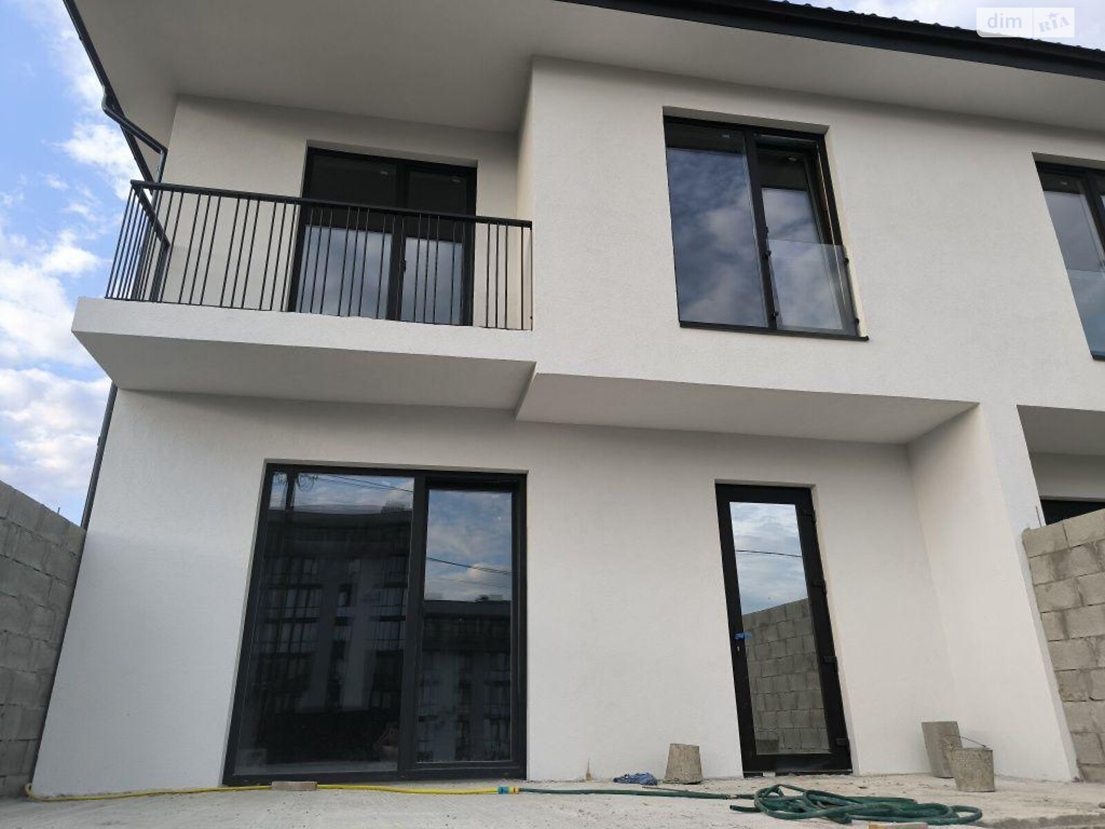 двухэтажный дуплекс, 93.5 кв. м, кирпич. Продажа в Ужгороде район Червеница фото 1 двухэтажный дуплекс, 93.5 кв. м, кирпич. Продажа в Ужгороде район Червеница фото 1