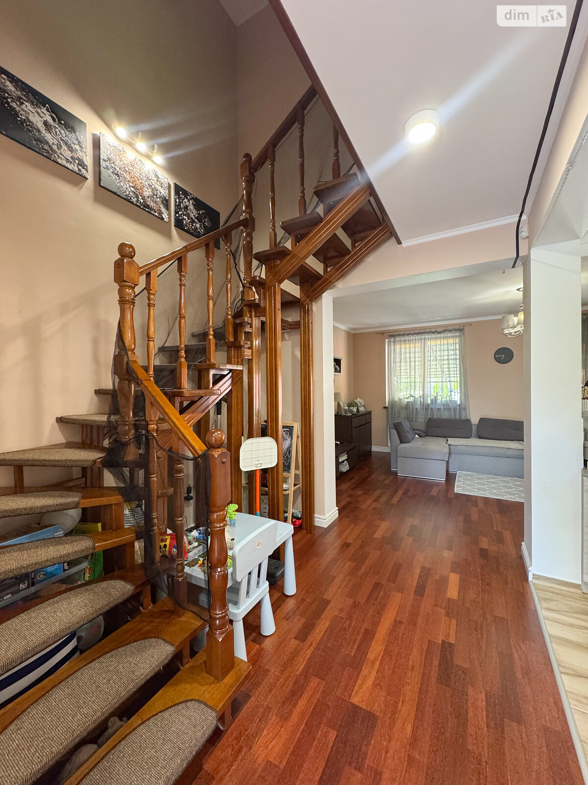 двоповерховий дуплекс, 120 кв. м, цегла. Продаж у Ужгороді фото 1 двоповерховий дуплекс, 120 кв. м, цегла. Продаж у Ужгороді фото 1