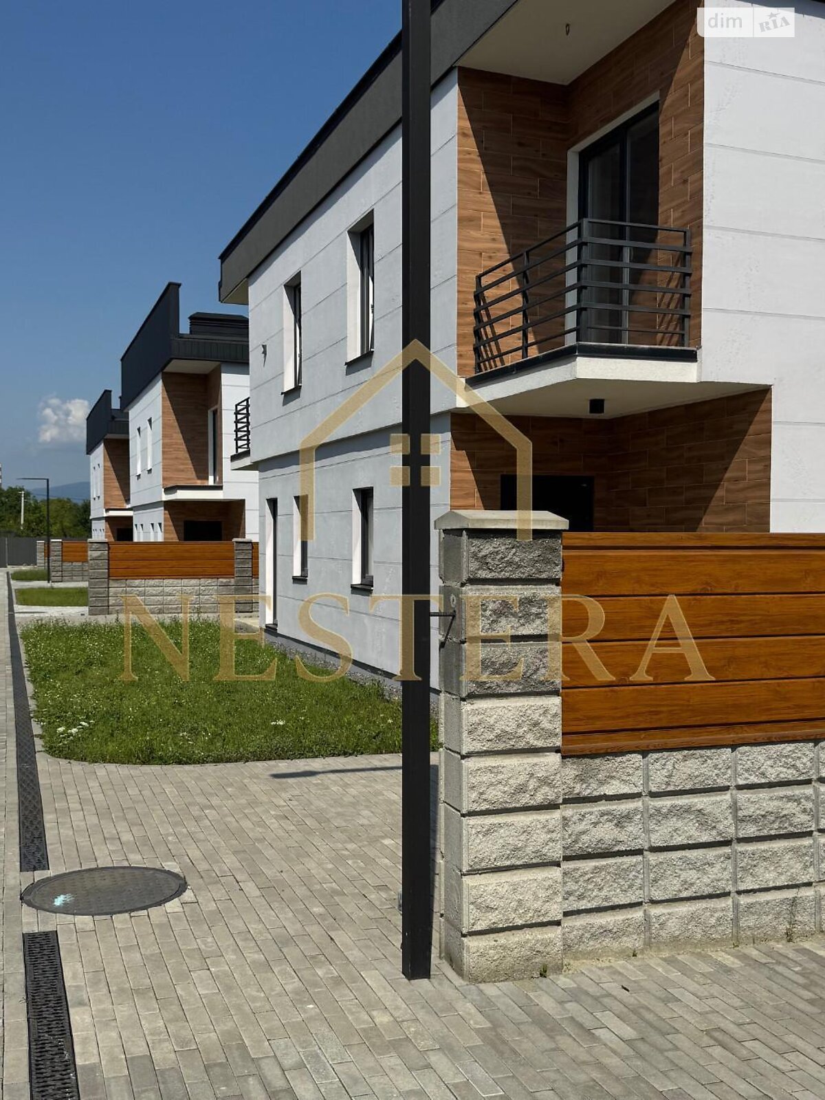 двоповерховий дуплекс, 117 кв. м, кирпич. Продаж в Ужгороді, район Дравці фото 1 двоповерховий дуплекс, 117 кв. м, кирпич. Продаж в Ужгороді, район Дравці фото 1