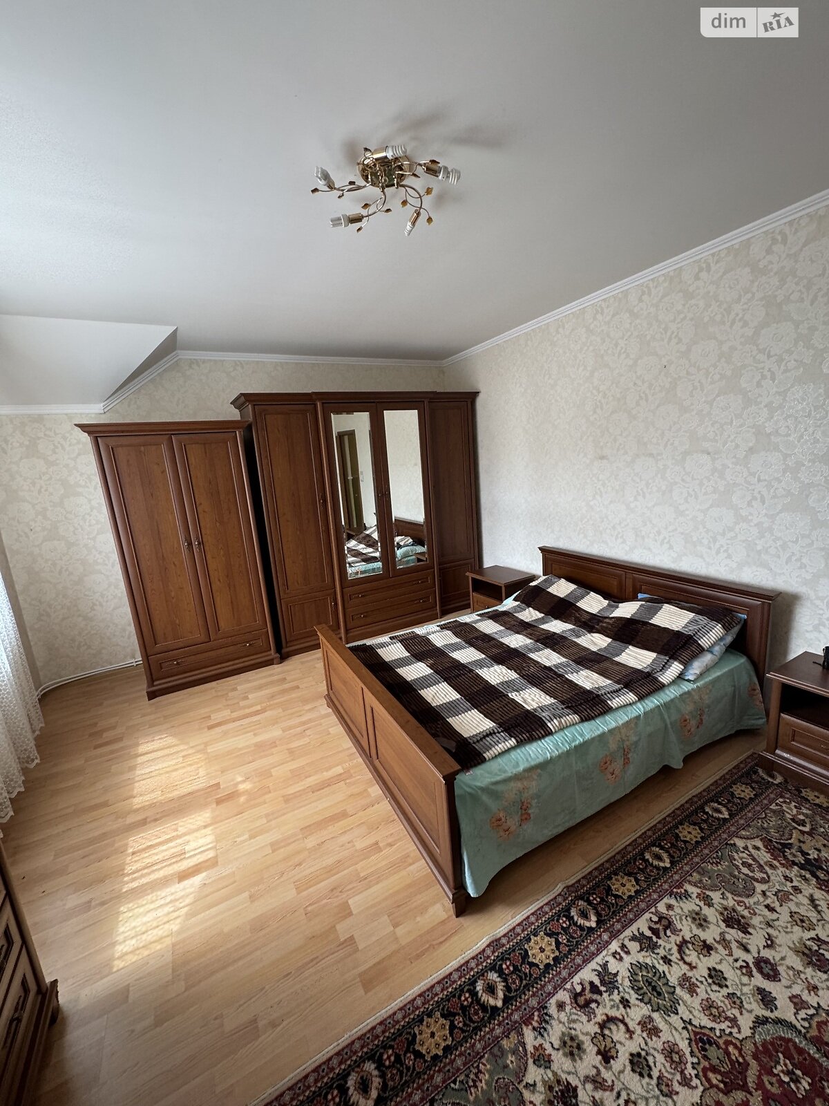 трехэтажный дуплекс, 128 кв. м, кирпич. Продажа в Ужгороде фото 1 трехэтажный дуплекс, 128 кв. м, кирпич. Продажа в Ужгороде фото 1