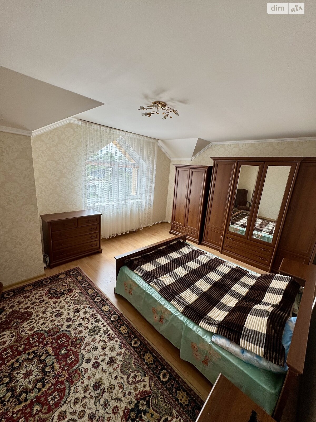 трехэтажный дуплекс, 128 кв. м, кирпич. Продажа в Ужгороде фото 1 трехэтажный дуплекс, 128 кв. м, кирпич. Продажа в Ужгороде фото 1