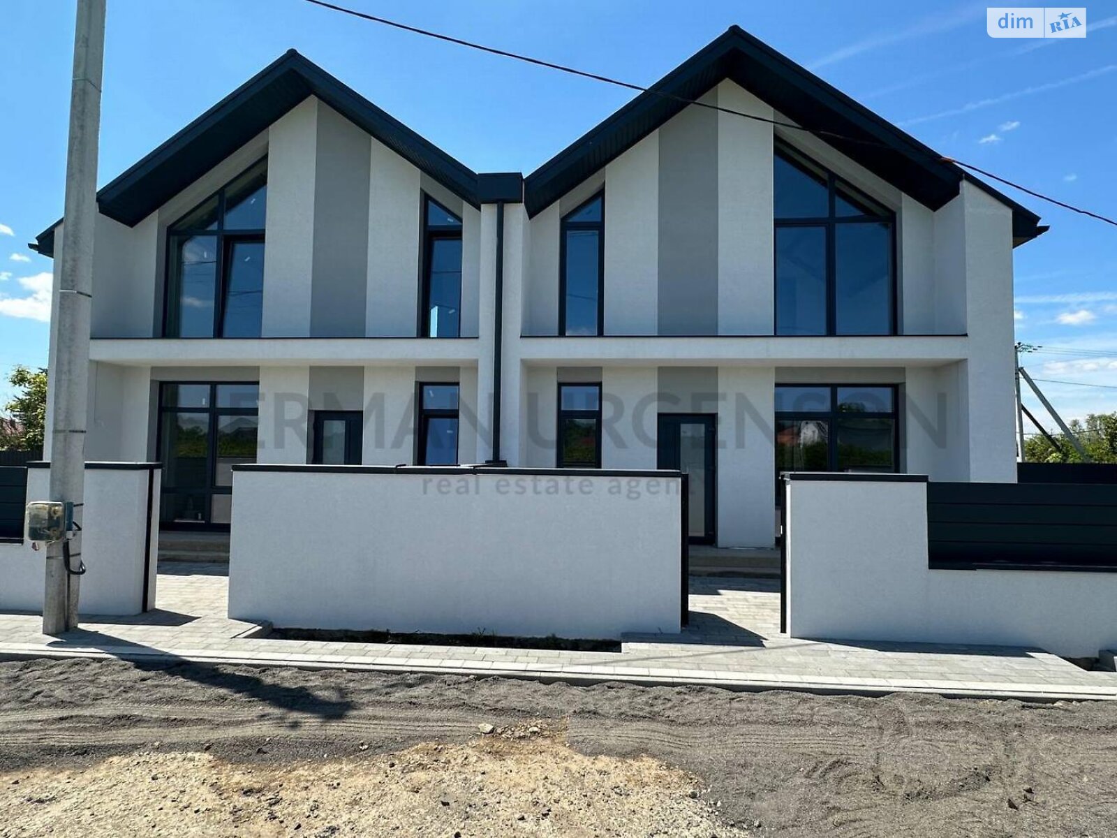 двоповерховий дуплекс, 120 кв. м, цегла. Продаж в Ужгороді, район Садовий фото 1 двоповерховий дуплекс, 120 кв. м, цегла. Продаж в Ужгороді, район Садовий фото 1