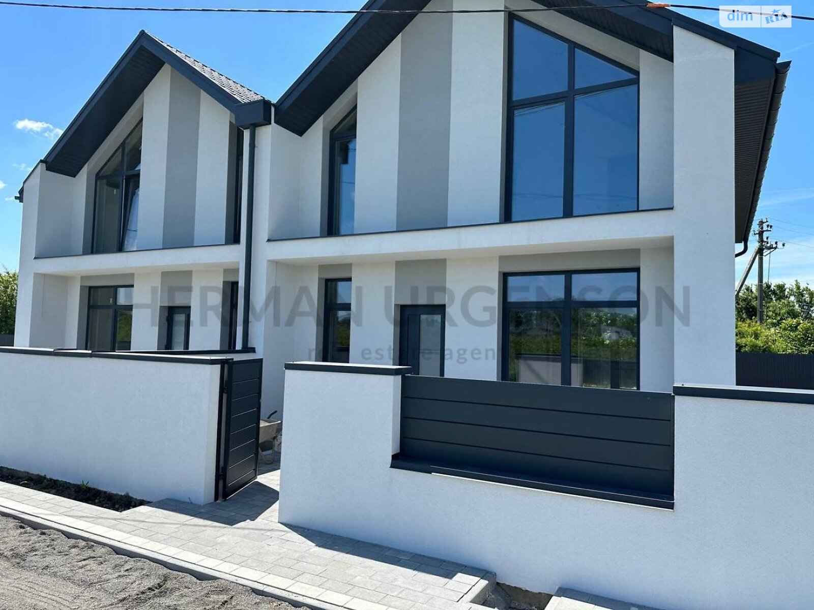 двоповерховий дуплекс, 120 кв. м, цегла. Продаж в Ужгороді, район Садовий фото 1 двоповерховий дуплекс, 120 кв. м, цегла. Продаж в Ужгороді, район Садовий фото 1