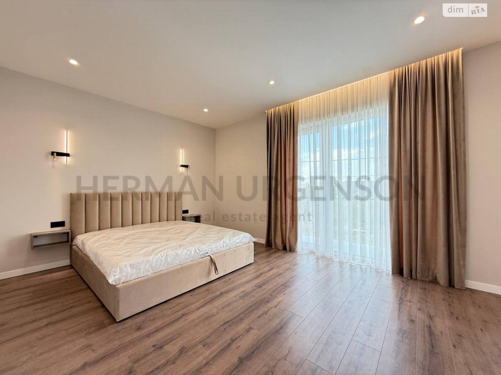 двоповерховий дуплекс, 138 кв. м, цегла. Продаж в Ужгороді, район Садовий фото 1