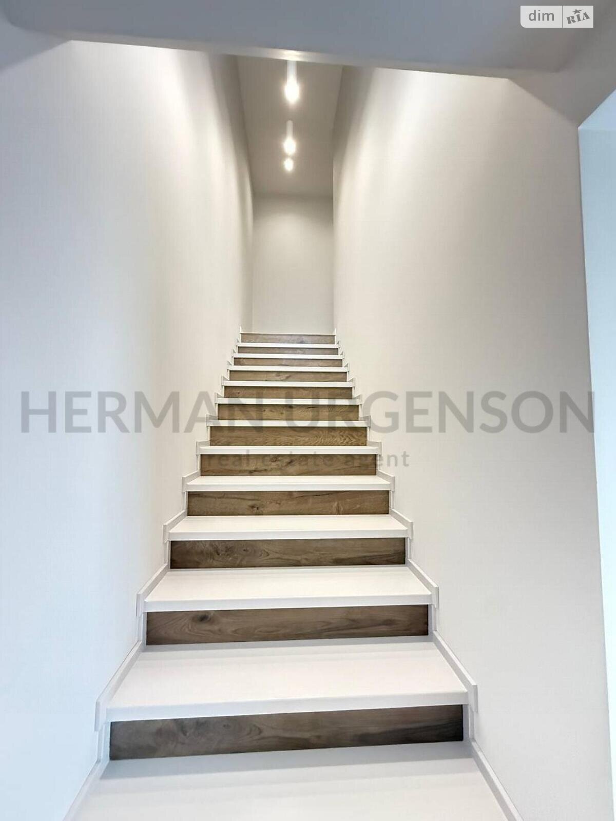 двоповерховий дуплекс, 138 кв. м, цегла. Продаж в Ужгороді, район Садовий фото 1