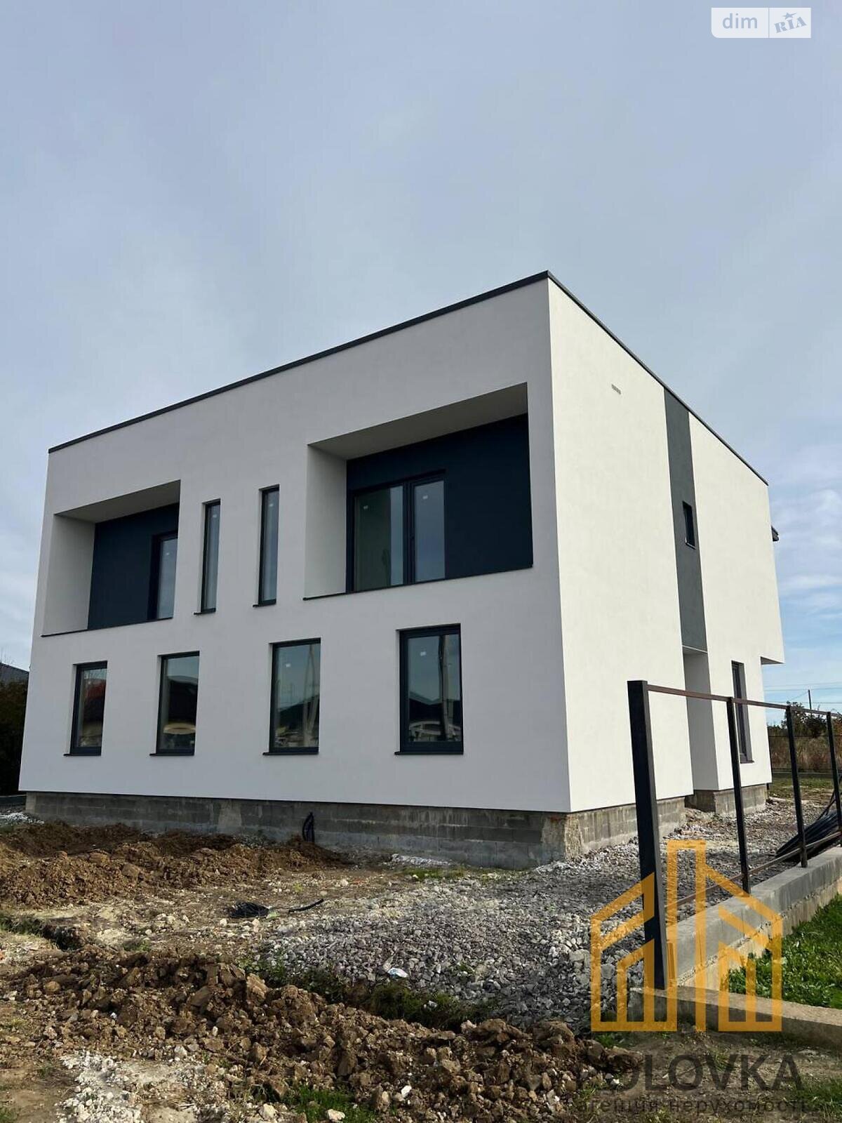 двухэтажный дуплекс, 105 кв. м, кирпич. Продажа в Ужгороде район Садовый фото 1 двухэтажный дуплекс, 105 кв. м, кирпич. Продажа в Ужгороде район Садовый фото 1