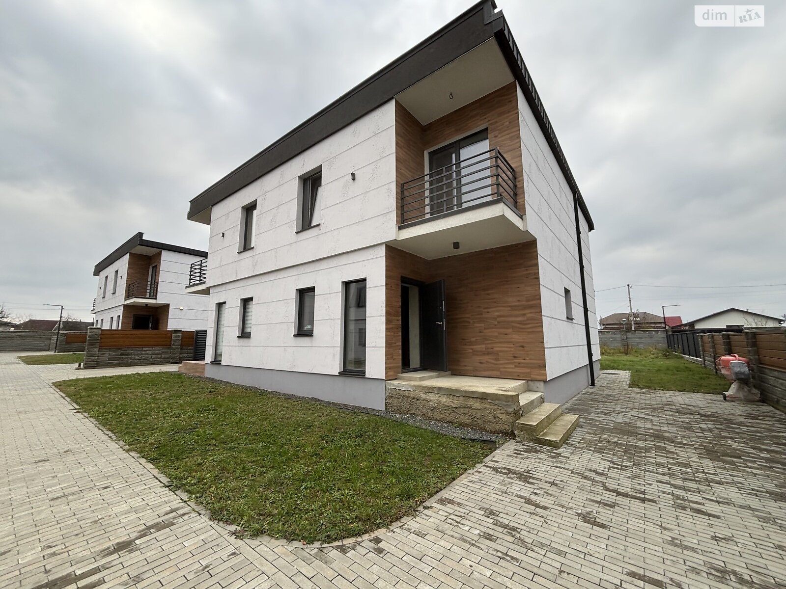 двоповерховий дуплекс, 115 кв. м, цегла. Продаж в Ужгороді, район Табла-1 фото 1