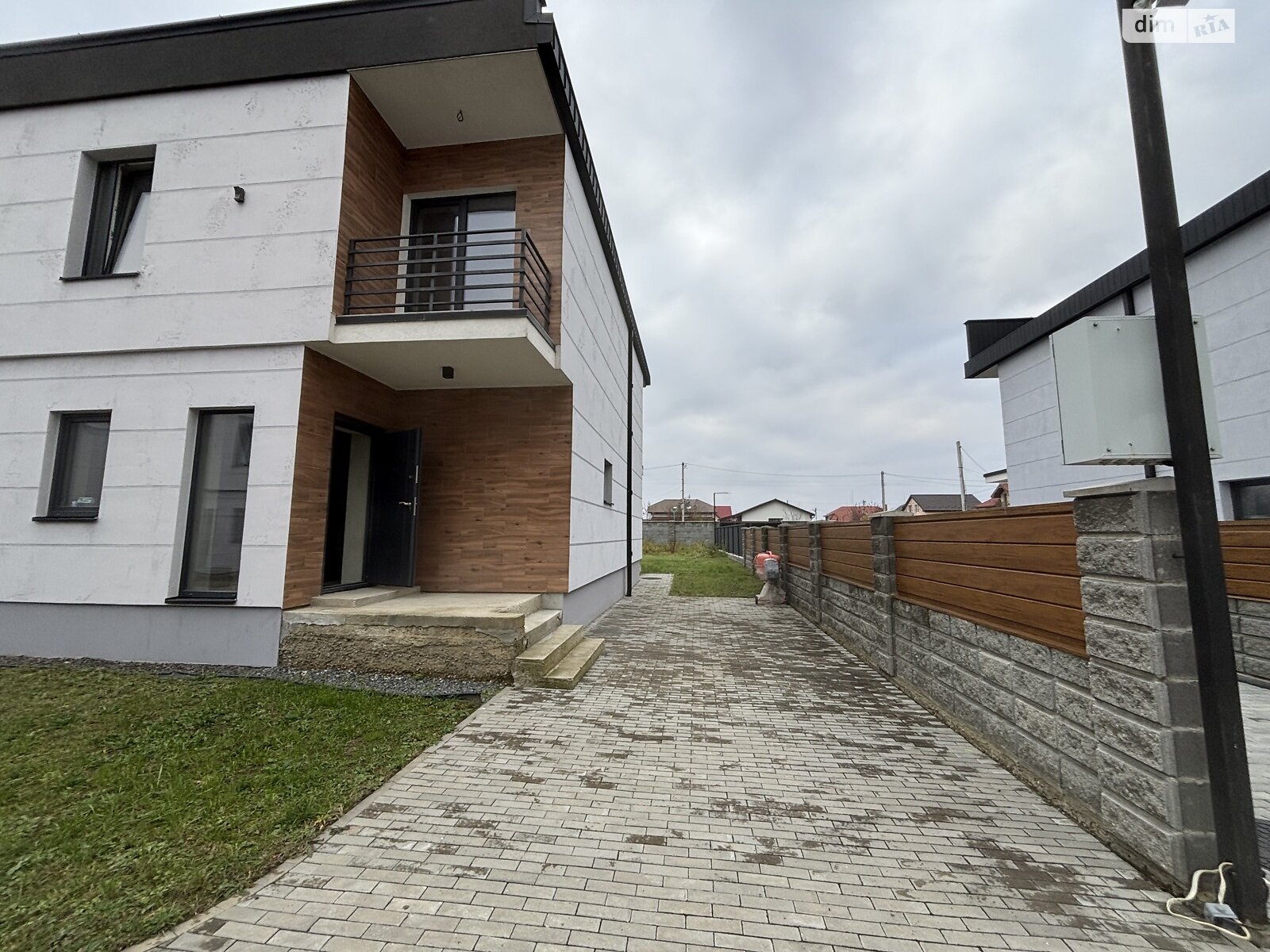 двоповерховий дуплекс, 115 кв. м, цегла. Продаж в Ужгороді, район Табла-1 фото 1