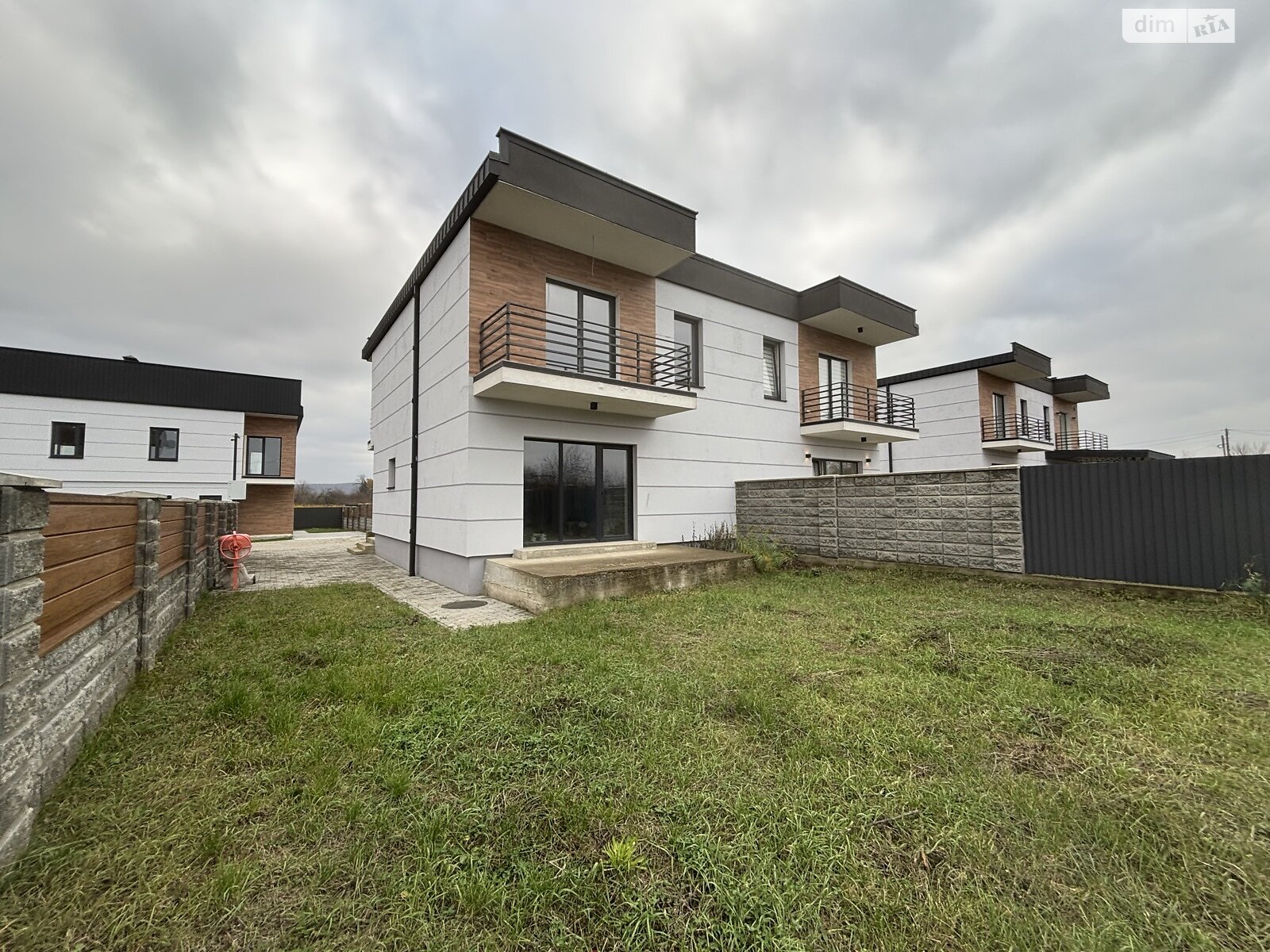 двоповерховий дуплекс, 115 кв. м, цегла. Продаж в Ужгороді, район Табла-1 фото 1