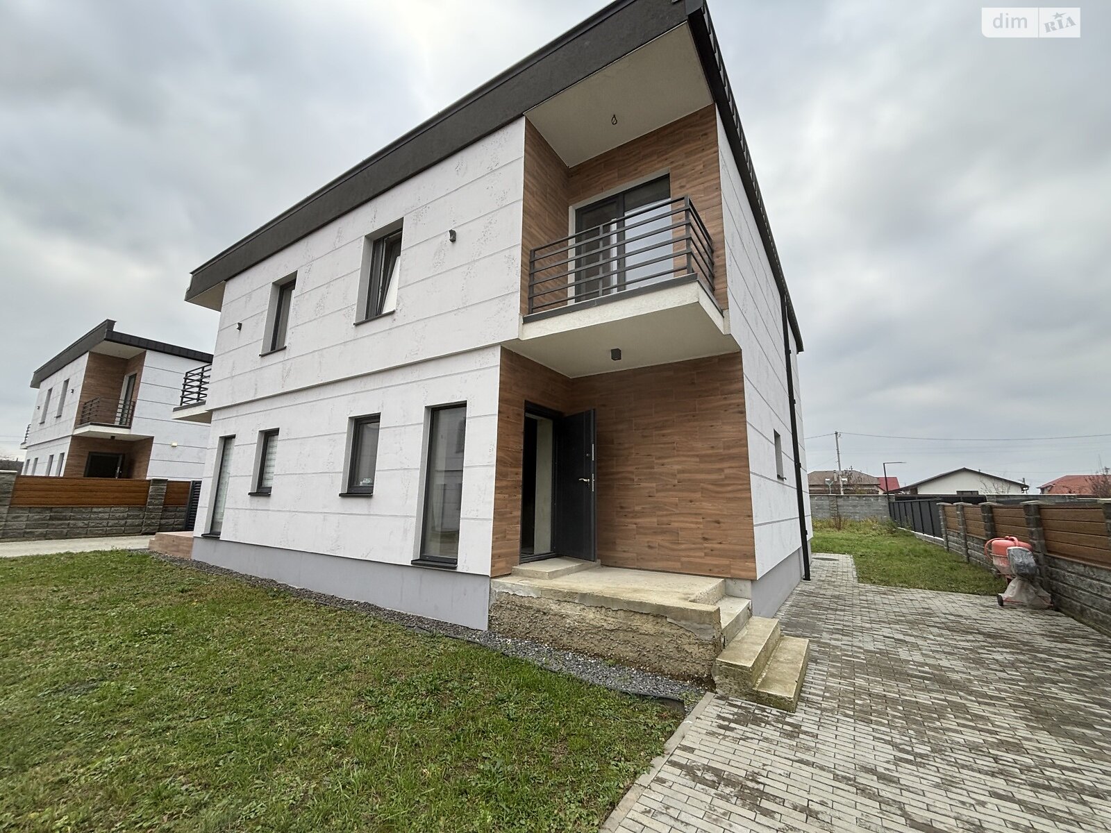 двоповерховий дуплекс, 115 кв. м, цегла. Продаж в Ужгороді, район Табла-1 фото 1