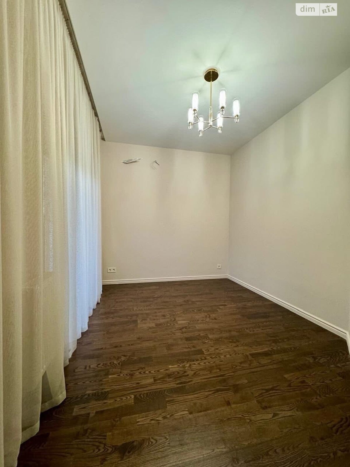 трехэтажный дуплекс, 138 кв. м, кирпич. Продажа в Ужгороде район Центр фото 1