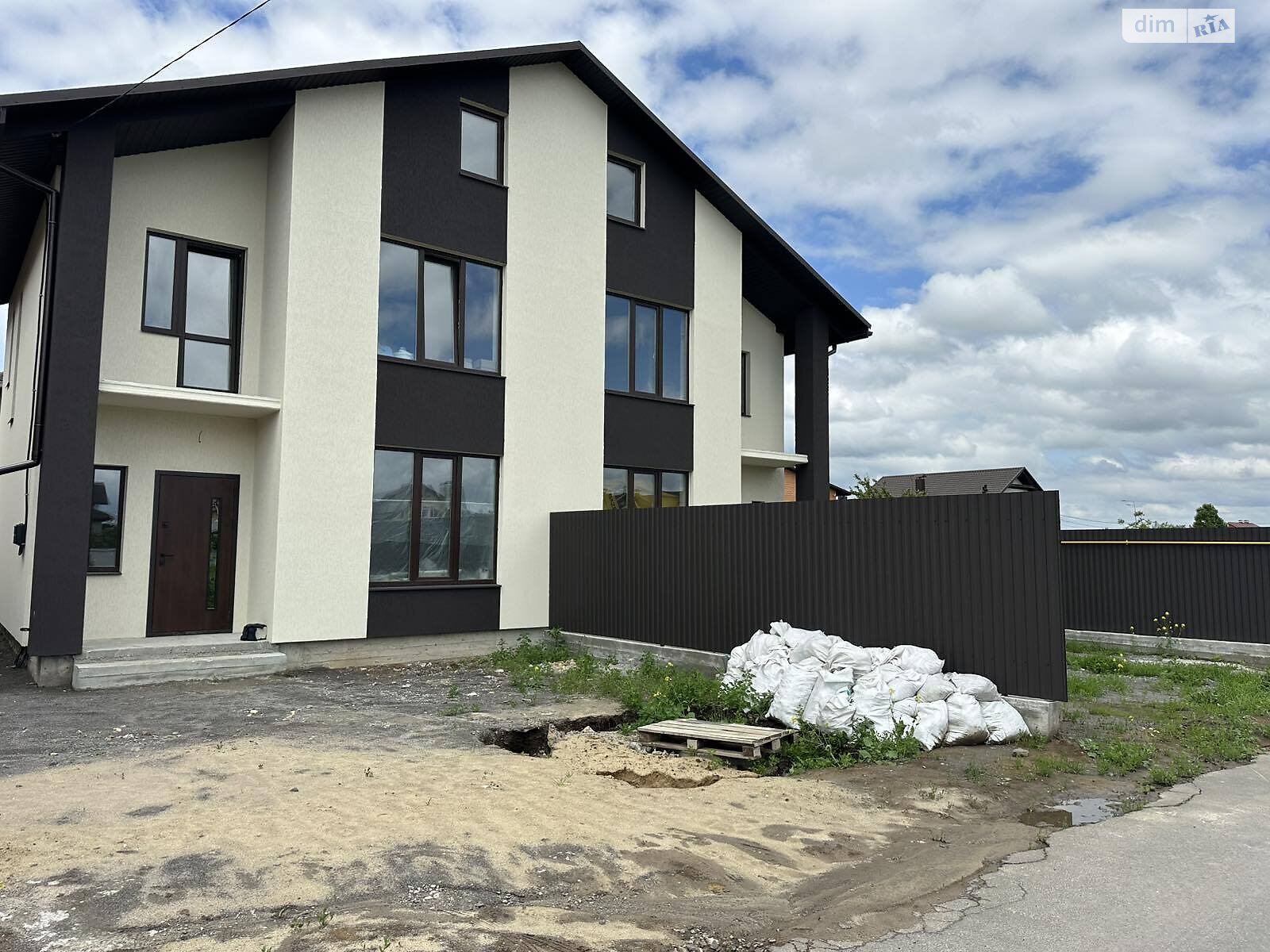 двоповерховий дуплекс, 90 кв. м, кирпич. Продаж у Агрономічному фото 1 двоповерховий дуплекс, 90 кв. м, кирпич. Продаж у Агрономічному фото 1