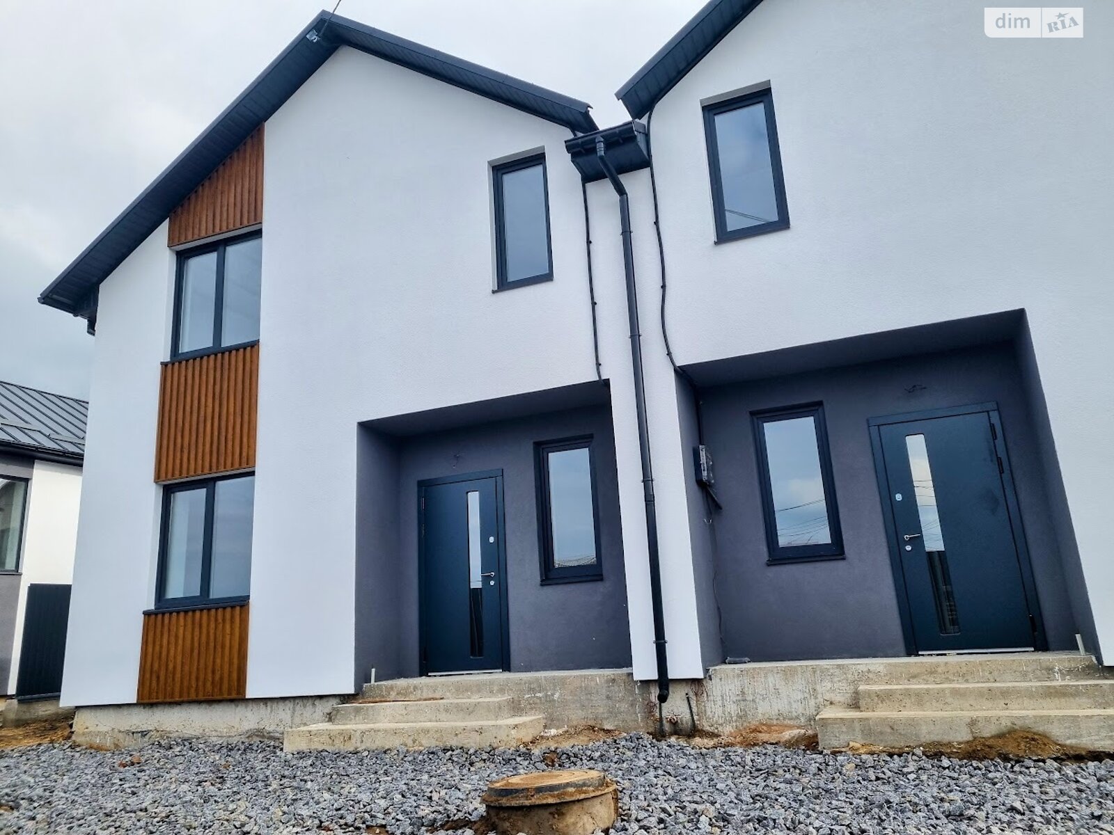 двухэтажный дуплекс, 100 кв. м, кирпич. Продажа в Виннице район Старый город фото 1 двухэтажный дуплекс, 100 кв. м, кирпич. Продажа в Виннице район Старый город фото 1