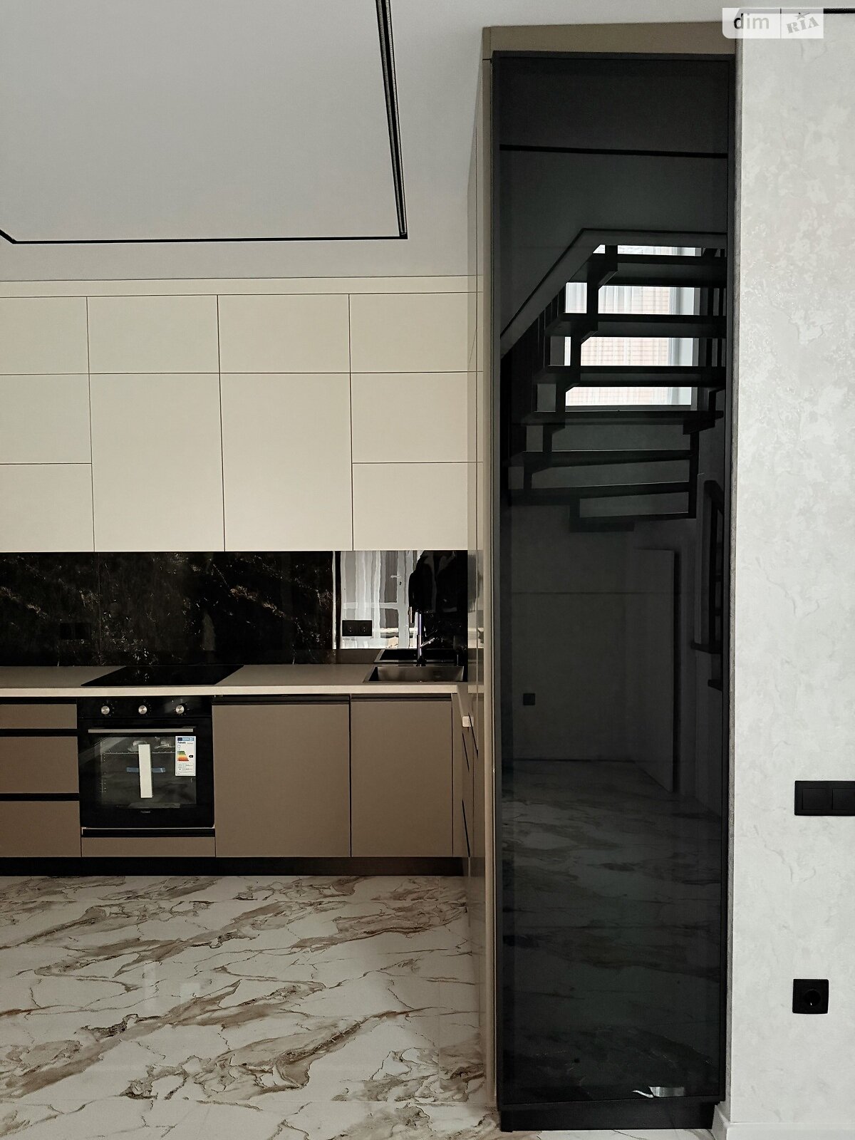 двухэтажный дуплекс, 95 кв. м, кирпич. Продажа в Агрономичном фото 1