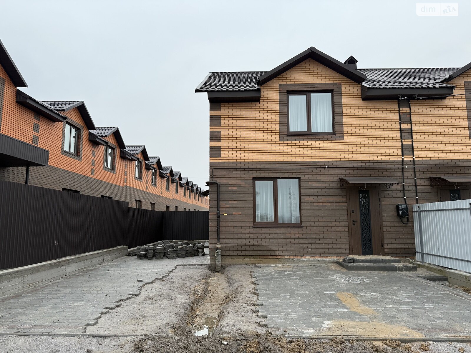 двухэтажный дуплекс, 95 кв. м, кирпич. Продажа в Агрономичном фото 1