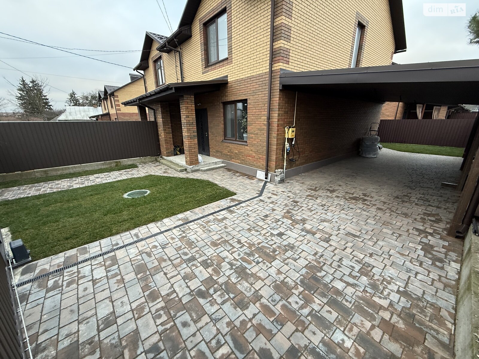 двоповерховий дуплекс, 90 кв. м, кирпич. Продаж у Якушинцях фото 1 двоповерховий дуплекс, 90 кв. м, кирпич. Продаж у Якушинцях фото 1