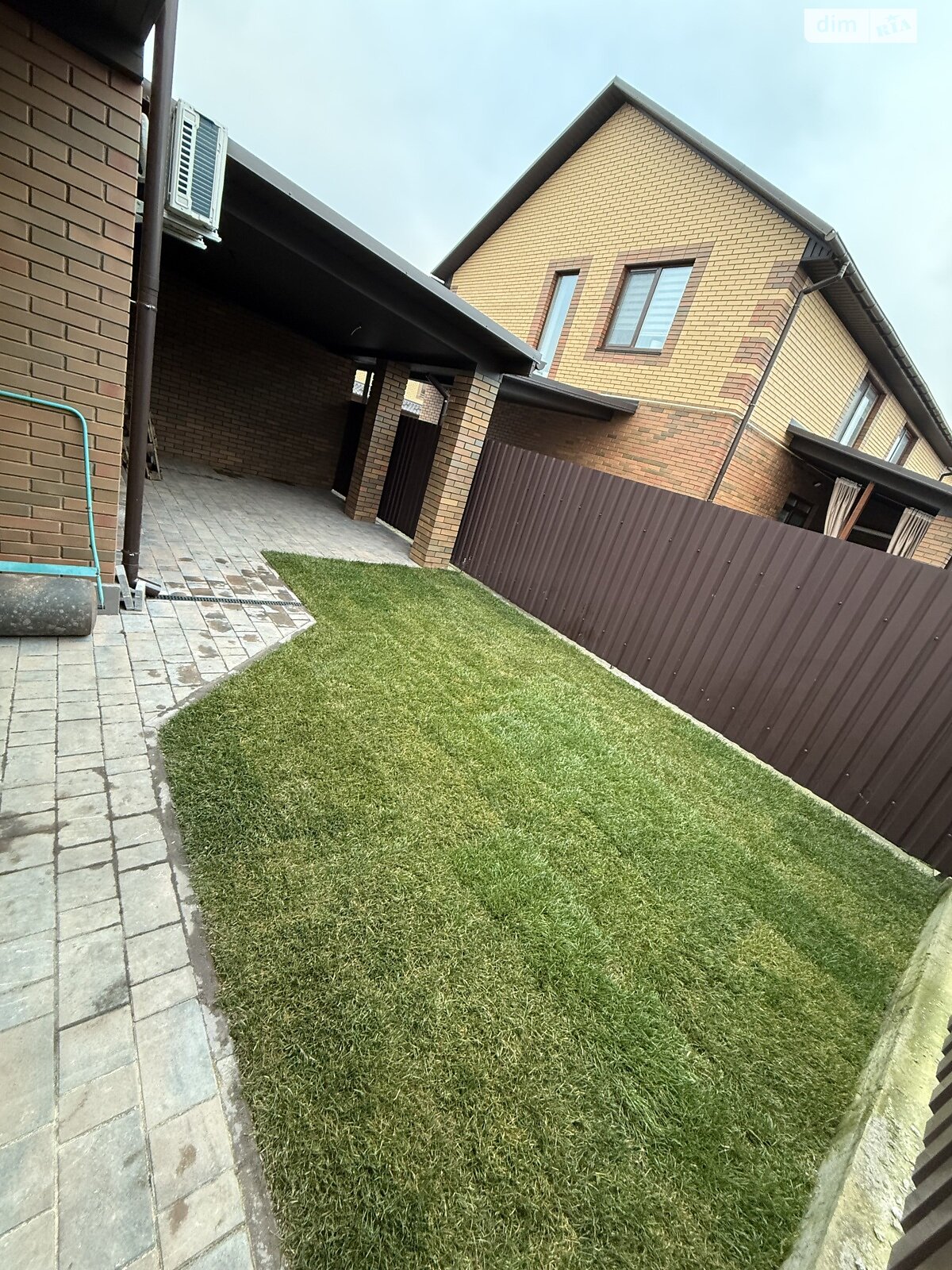 двоповерховий дуплекс, 90 кв. м, кирпич. Продаж у Якушинцях фото 1 двоповерховий дуплекс, 90 кв. м, кирпич. Продаж у Якушинцях фото 1