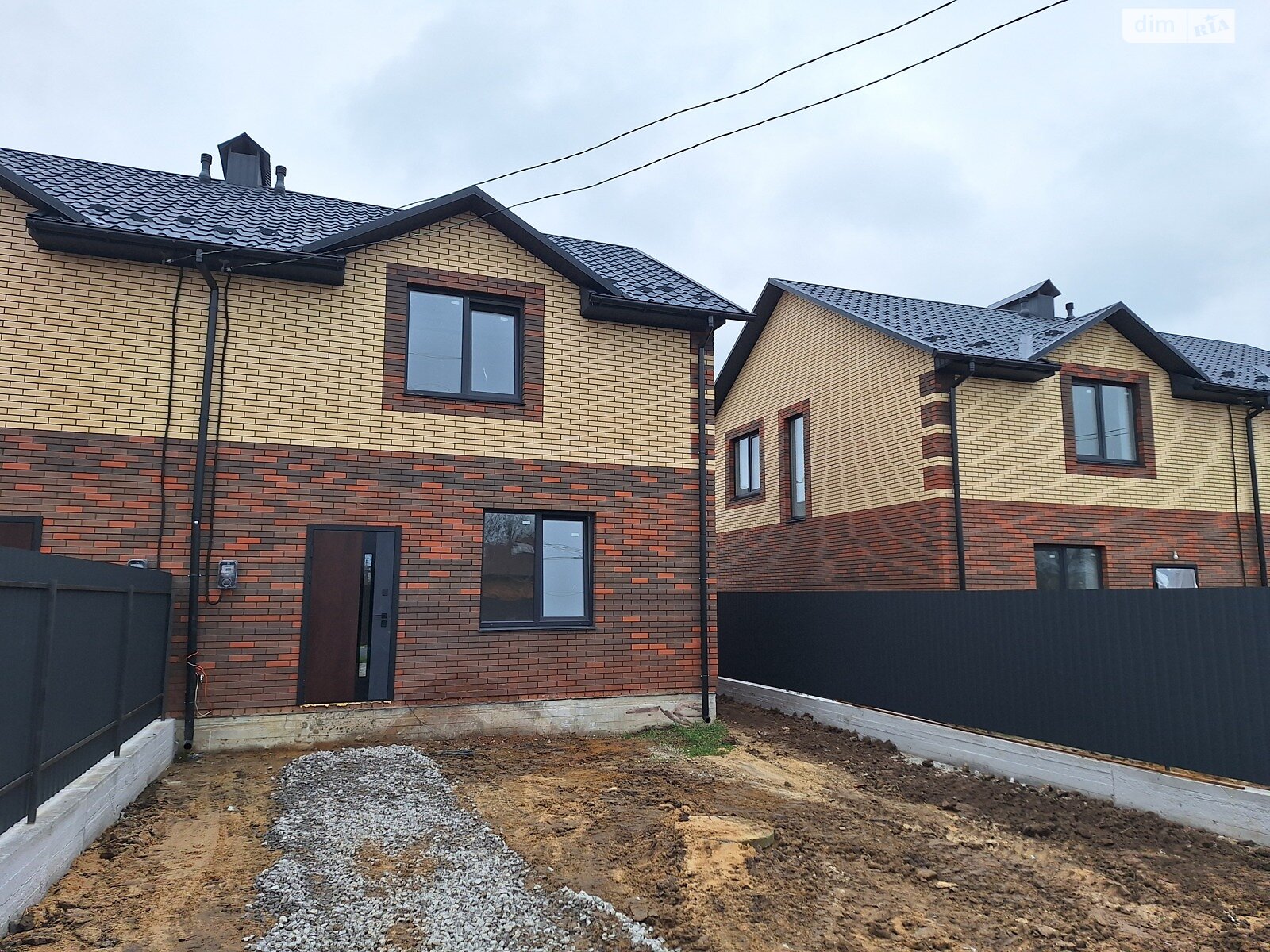 двухэтажный дуплекс, 98 кв. м, кирпич. Продажа в Зарванцах фото 1