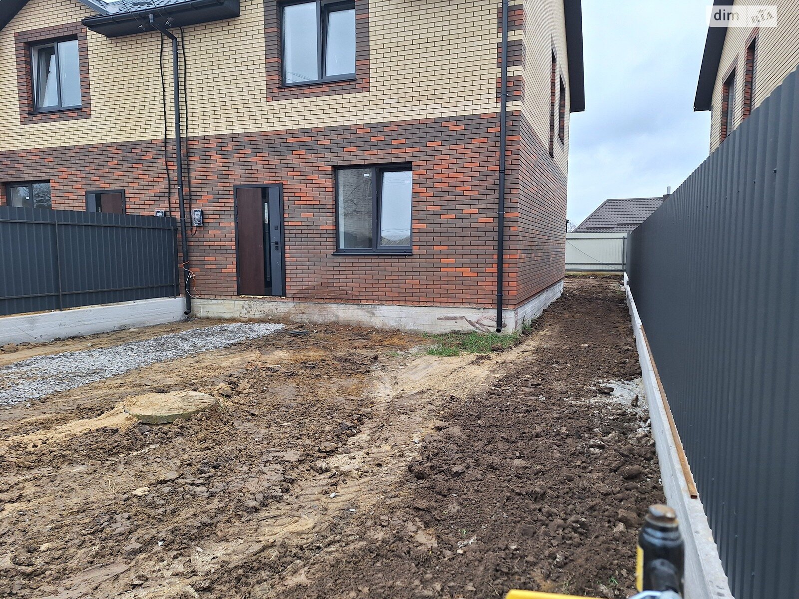 двухэтажный дуплекс, 98 кв. м, кирпич. Продажа в Зарванцах фото 1