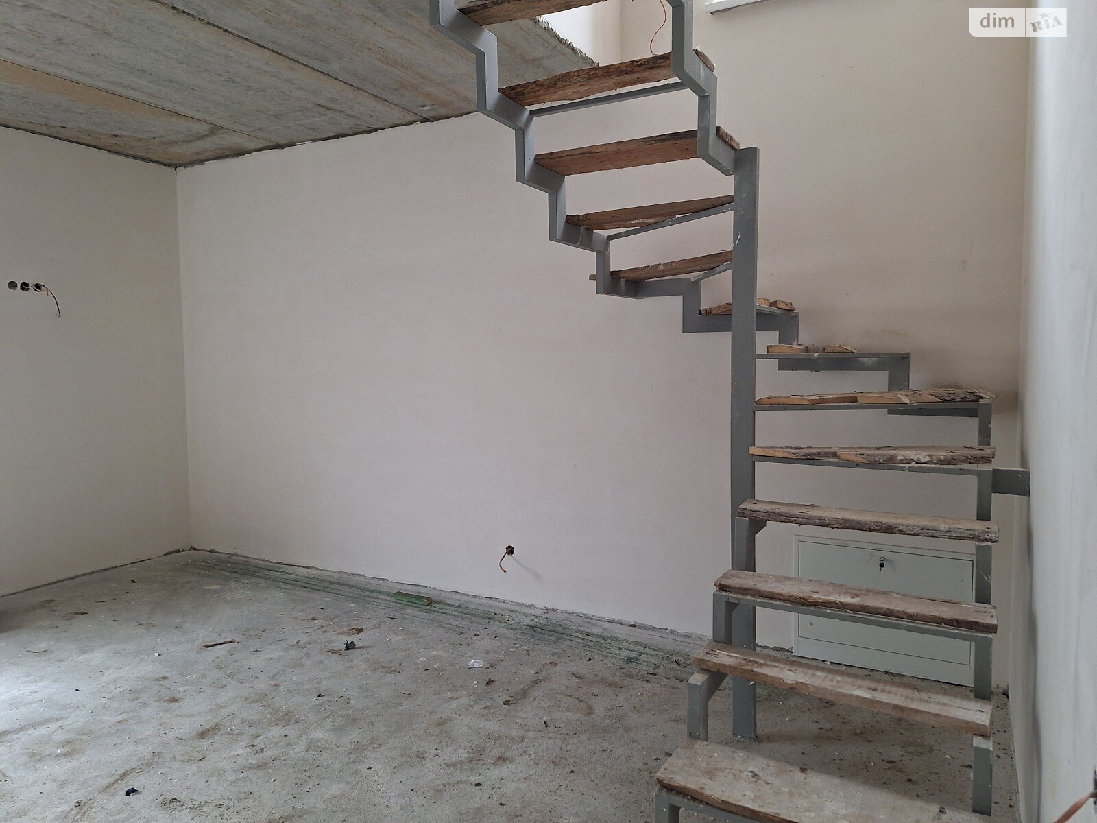 двухэтажный дуплекс, 98 кв. м, кирпич. Продажа в Зарванцах фото 1