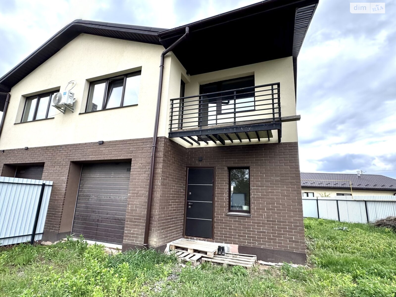двоповерховий дуплекс, 120 кв. м, кирпич. Продаж у Зарванцях фото 1 двоповерховий дуплекс, 120 кв. м, кирпич. Продаж у Зарванцях фото 1