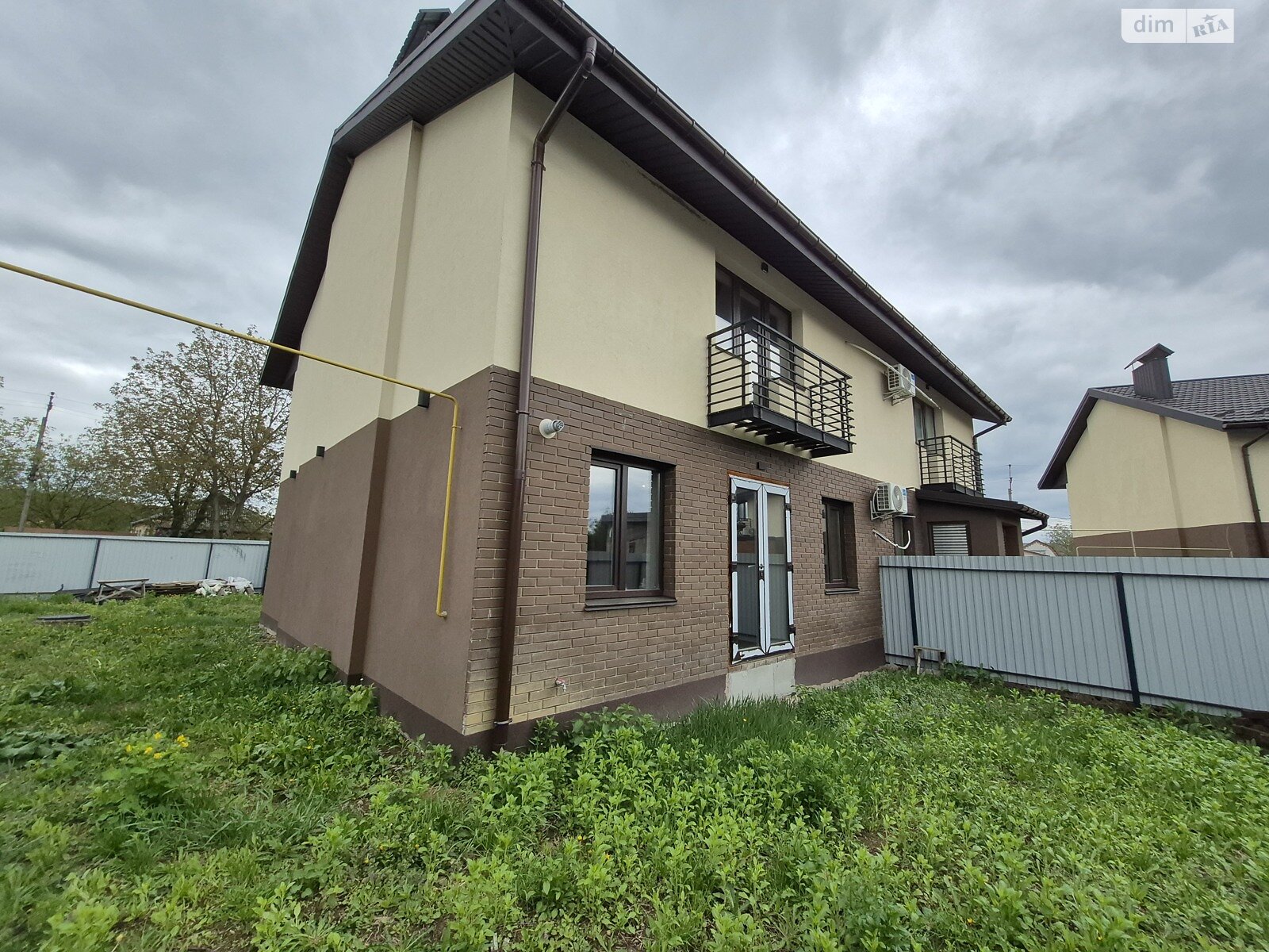 двоповерховий дуплекс, 120 кв. м, цегла. Продаж у Зарванцях фото 1 двоповерховий дуплекс, 120 кв. м, цегла. Продаж у Зарванцях фото 1