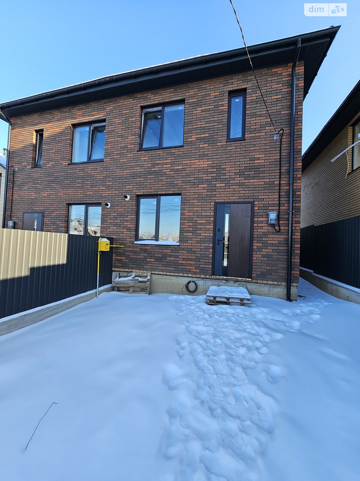 двухэтажный дуплекс, 77 кв. м, кирпич. Продажа в Зарванцах фото 1