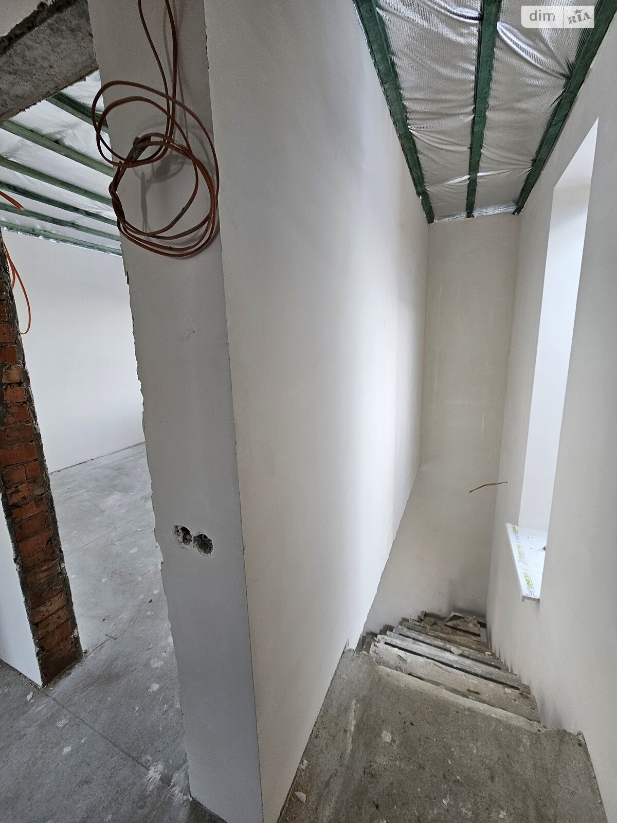 двухэтажный дуплекс, 77 кв. м, кирпич. Продажа в Зарванцах фото 1