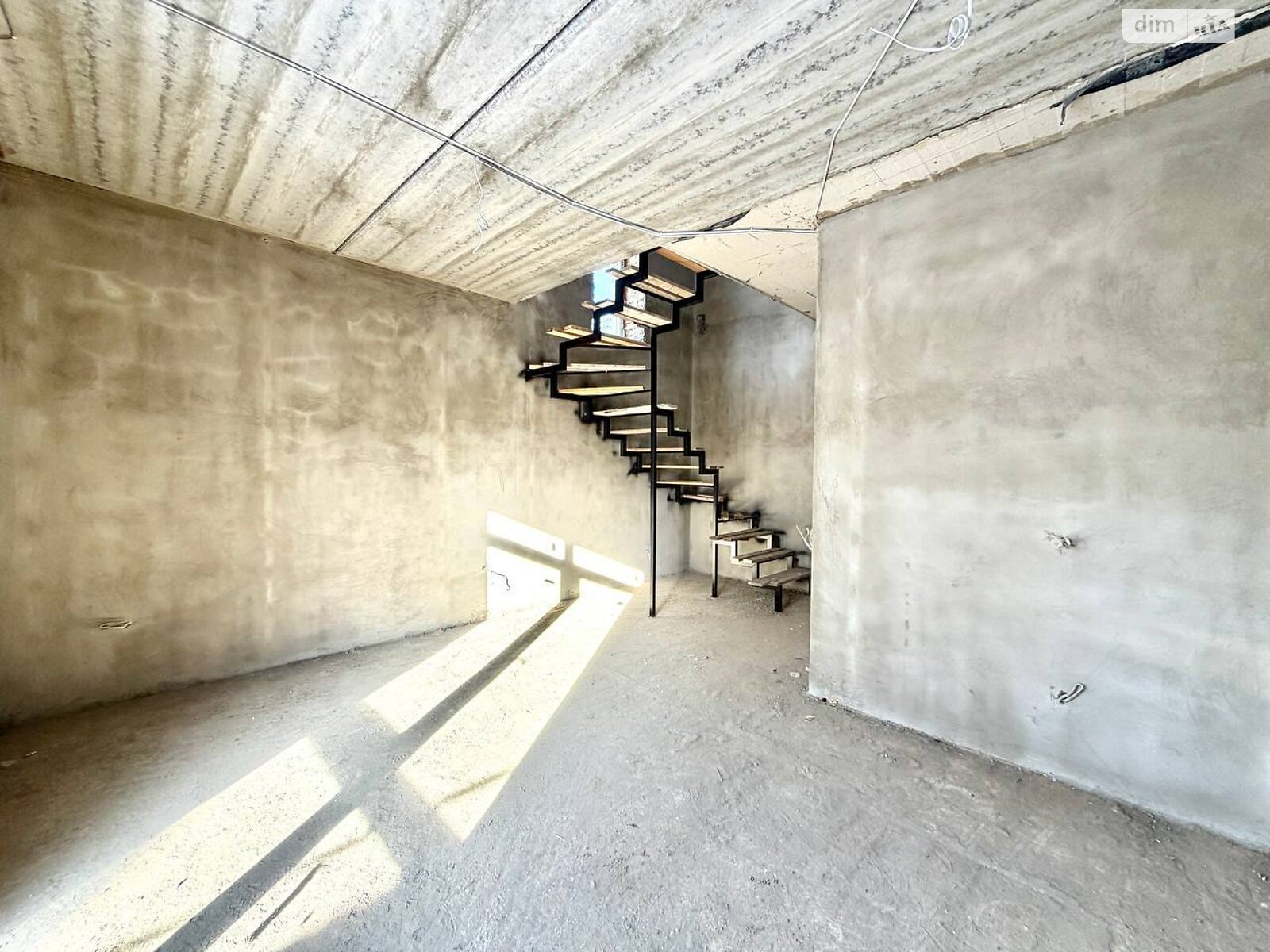 двухэтажный дуплекс, 95 кв. м, кирпич. Продажа в Зарванцах фото 1