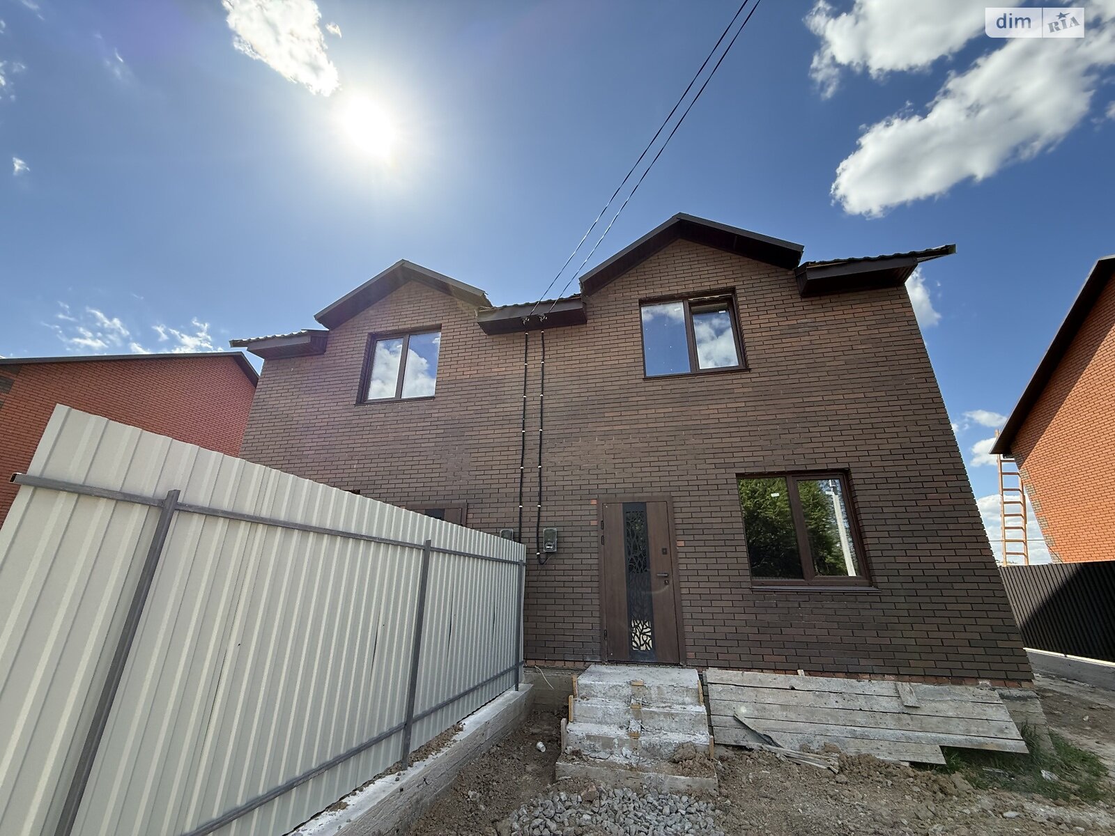 двухэтажный дуплекс, 105 кв. м, кирпич. Продажа в Зарванцах фото 1 двухэтажный дуплекс, 105 кв. м, кирпич. Продажа в Зарванцах фото 1