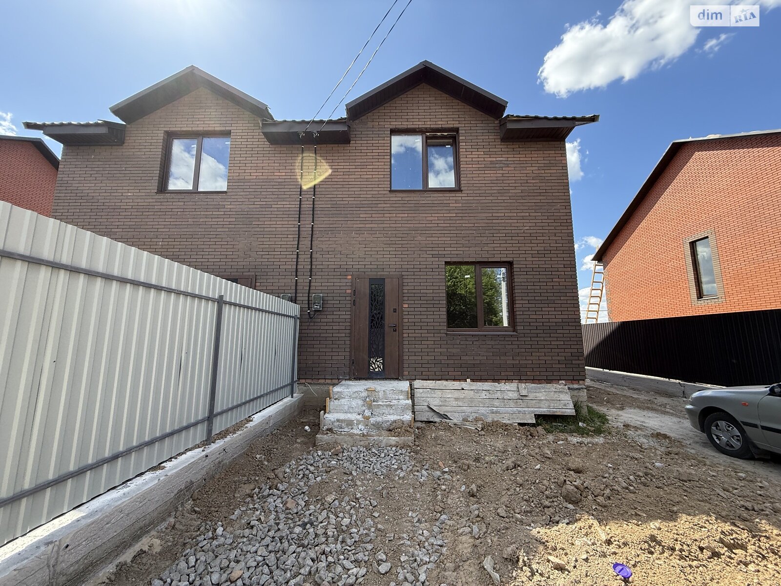 двухэтажный дуплекс, 105 кв. м, кирпич. Продажа в Зарванцах фото 1 двухэтажный дуплекс, 105 кв. м, кирпич. Продажа в Зарванцах фото 1