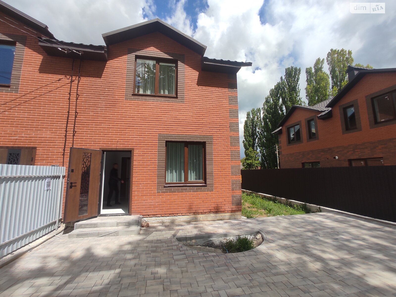 двухэтажный дуплекс, 105 кв. м, кирпич. Продажа в Зарванцах фото 1 двухэтажный дуплекс, 105 кв. м, кирпич. Продажа в Зарванцах фото 1