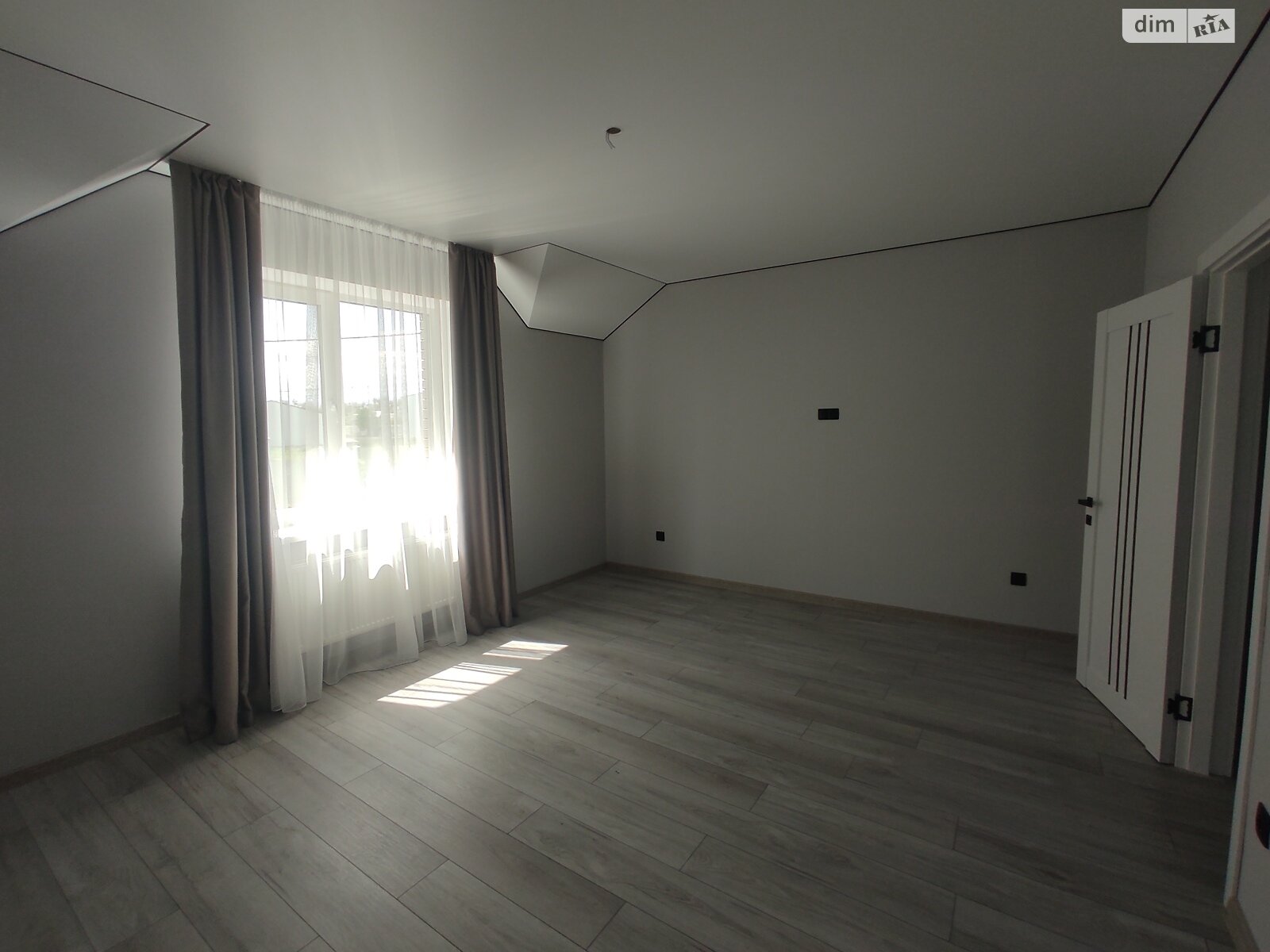 двухэтажный дуплекс, 105 кв. м, кирпич. Продажа в Зарванцах фото 1 двухэтажный дуплекс, 105 кв. м, кирпич. Продажа в Зарванцах фото 1