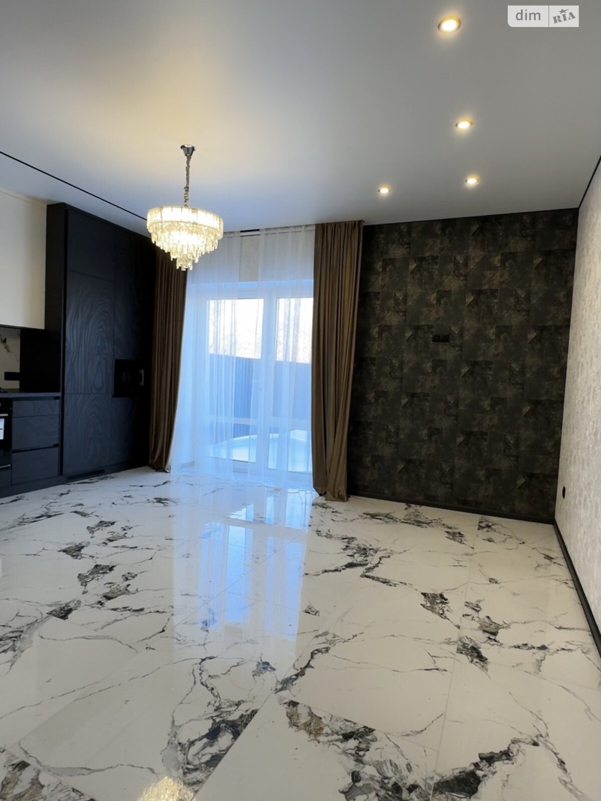 двухэтажный дуплекс, 105 кв. м, кирпич. Продажа в Зарванцах фото 1